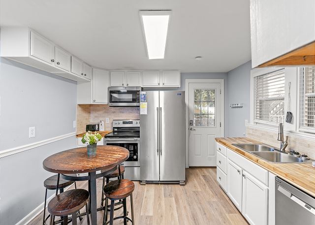 Runaway Bay - 3rd Row - Beach House - Crescent Beach 10