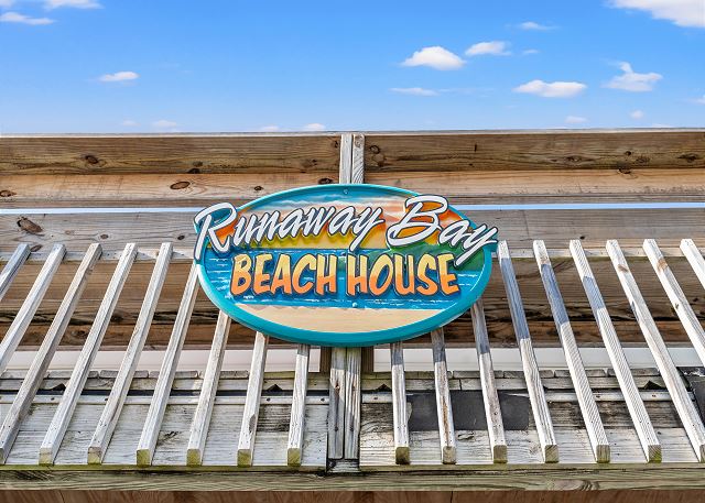 Runaway Bay - 3rd Row - Beach House - Crescent Beach 37