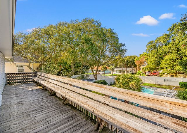 Runaway Bay - 3rd Row - Beach House - Crescent Beach 25
