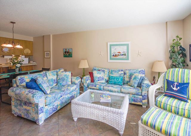 Summer Winds 116 | End of Summer 15% OFF!! Perfect pool & beach access from this unit!