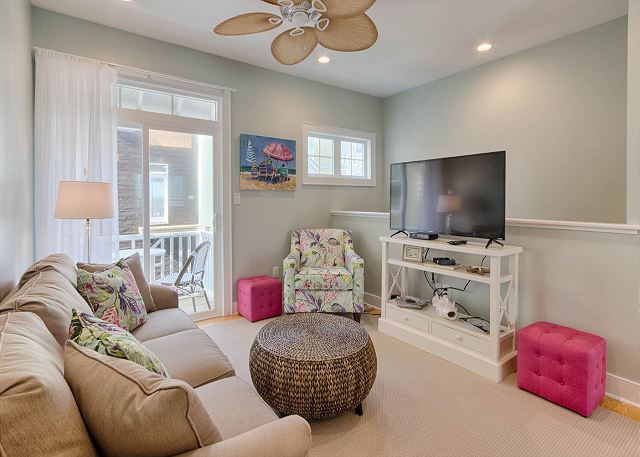 Lookouts #13 | Brand new home in the heart of Atlantic Beach!!! Enjoy the fun of the Circle!