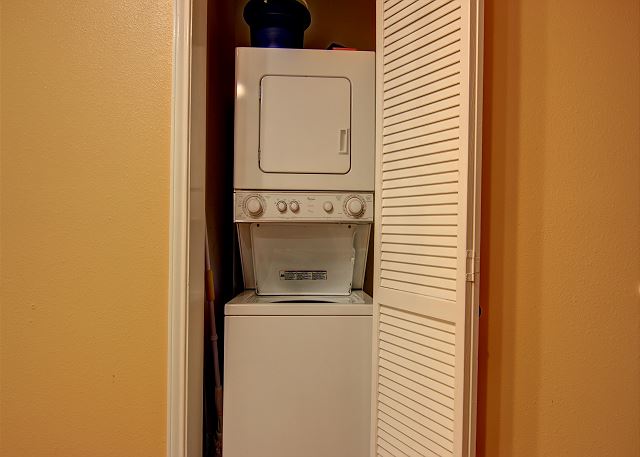 Washer and dryer in unit for convenience. 