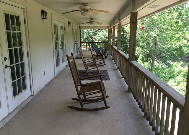 Perfect rocking chairs for some porch sittin'!