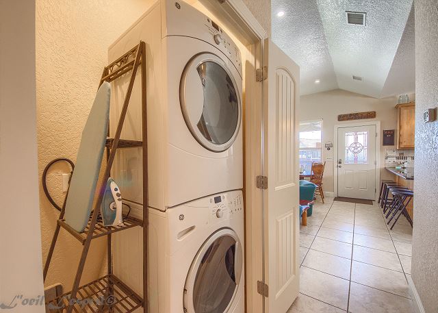 Also has a washer and dryer for your convenience. 