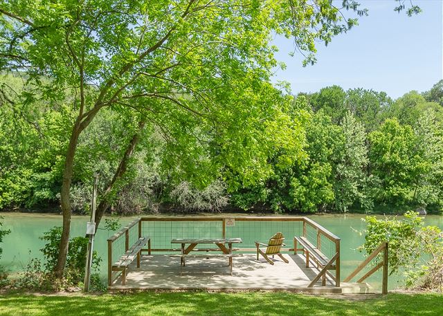 Great fishing from the deck, launching your tubes for a great ride on the Guadalupe, or just relaxing as you watch the ducks and tubers go by.