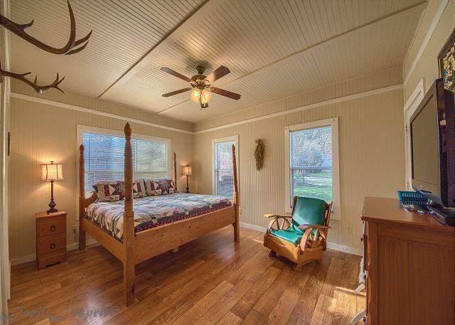 Wagon Wheel master bedroom with King size bed.