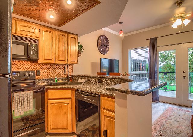 Fully stocked kitchen!