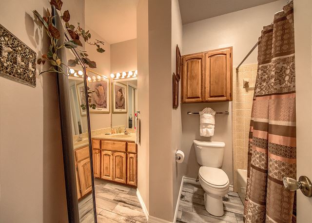 Bathroom with a tub/shower.