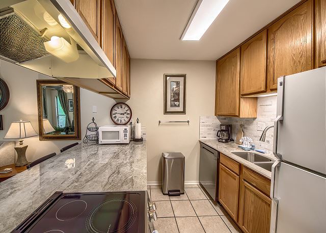 Fully Equipped Kitchen with New appliances! 