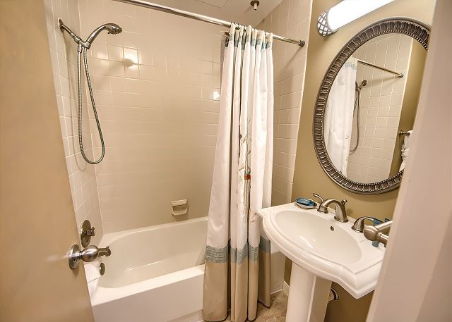 Guests bath with shower/tub combo