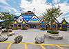 Schlitterbahn within walking distance! 