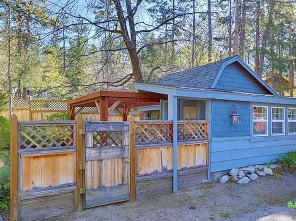 This country cottage used to be part of a dairy farm in the 1920-Original