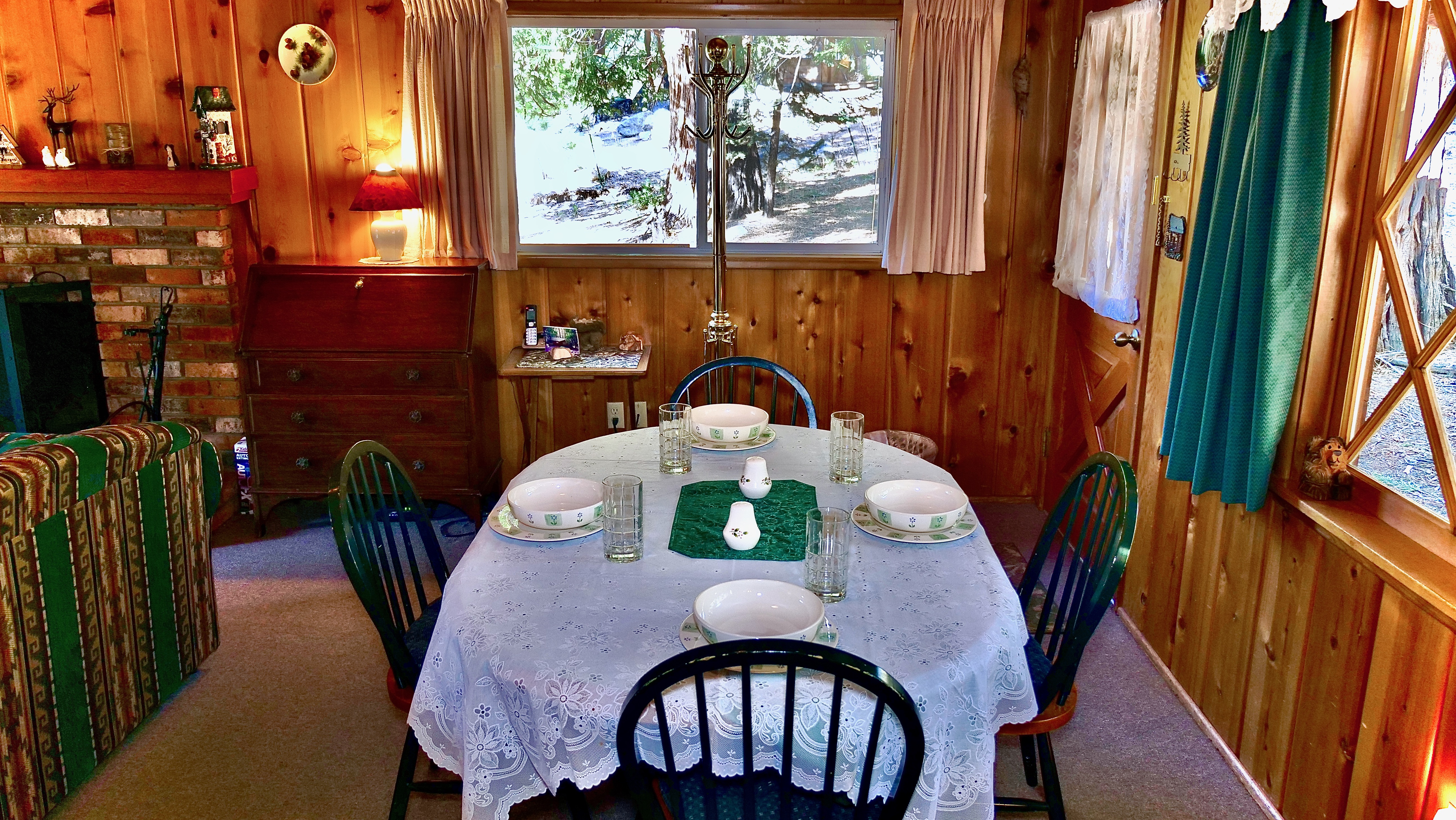 Dining room and kitchen.-Original