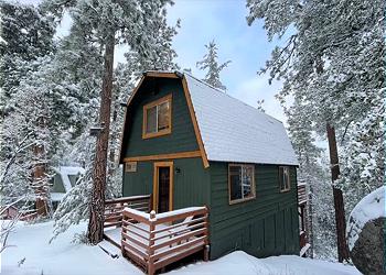 Scout's Hideaway is the perfect retreat every season!