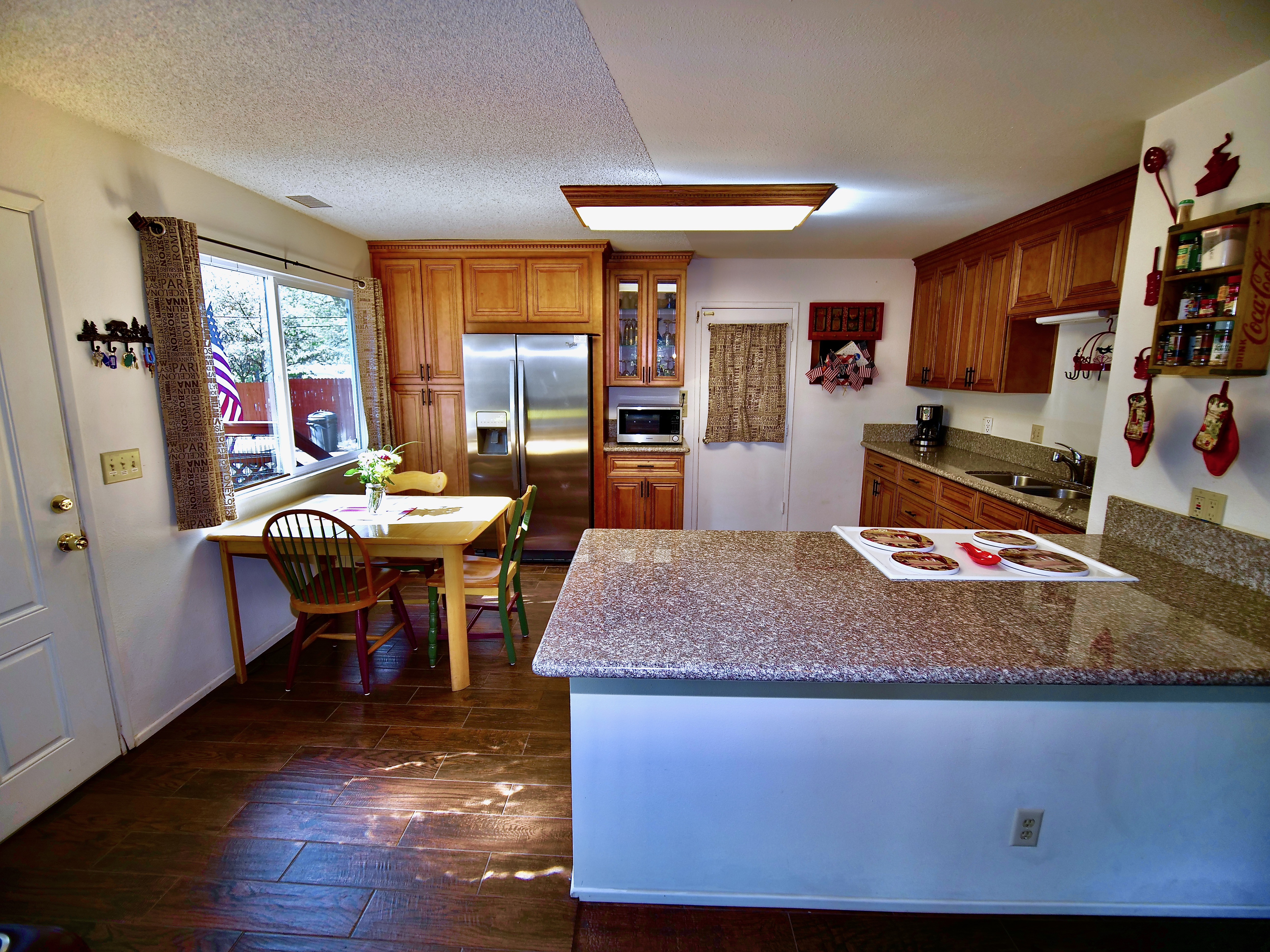 Cozy kitchen fully equipped.-Original