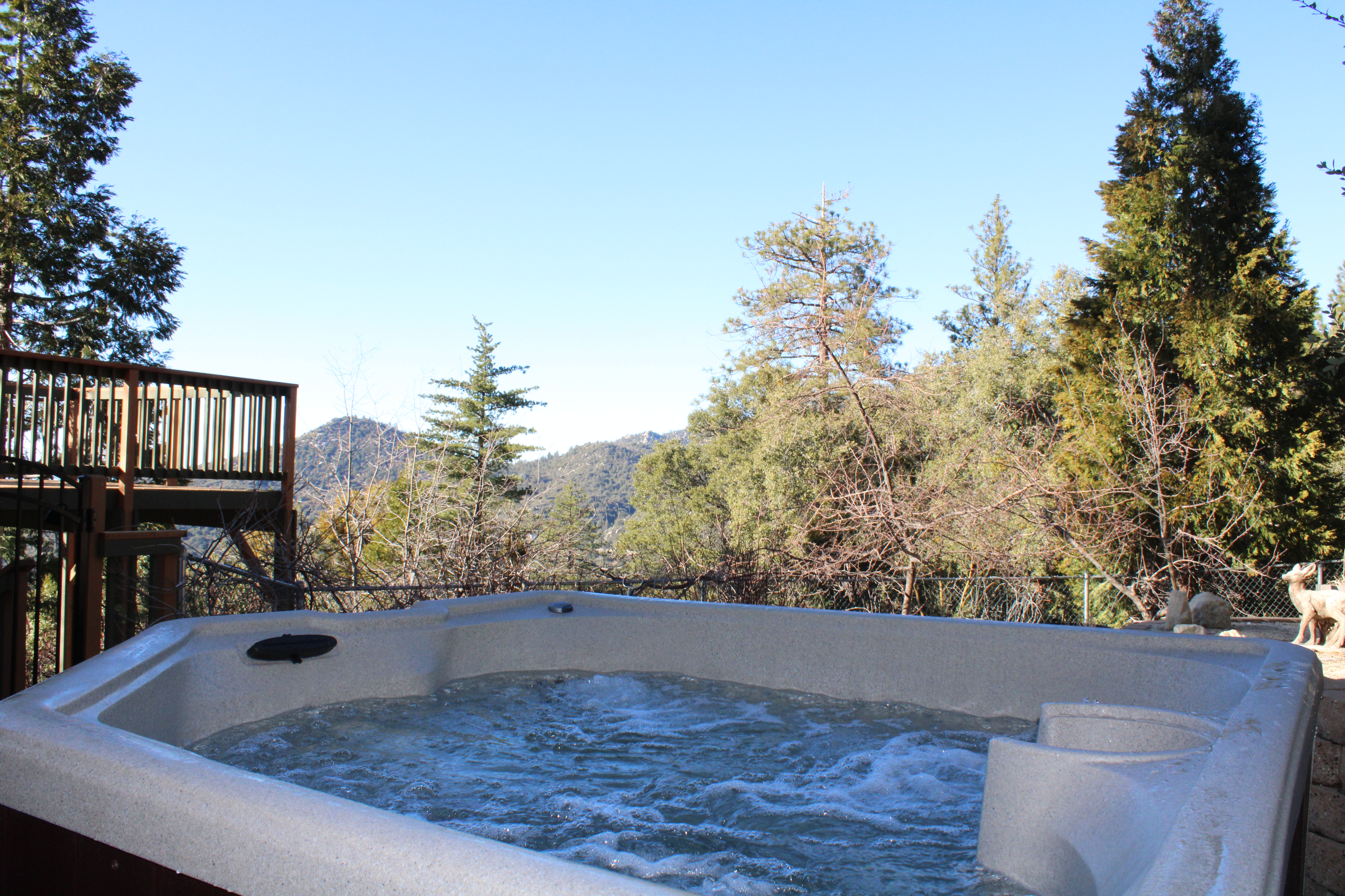 New hot tub with great views-Original