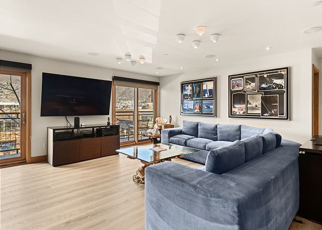 North Of Nell, Unit 3j