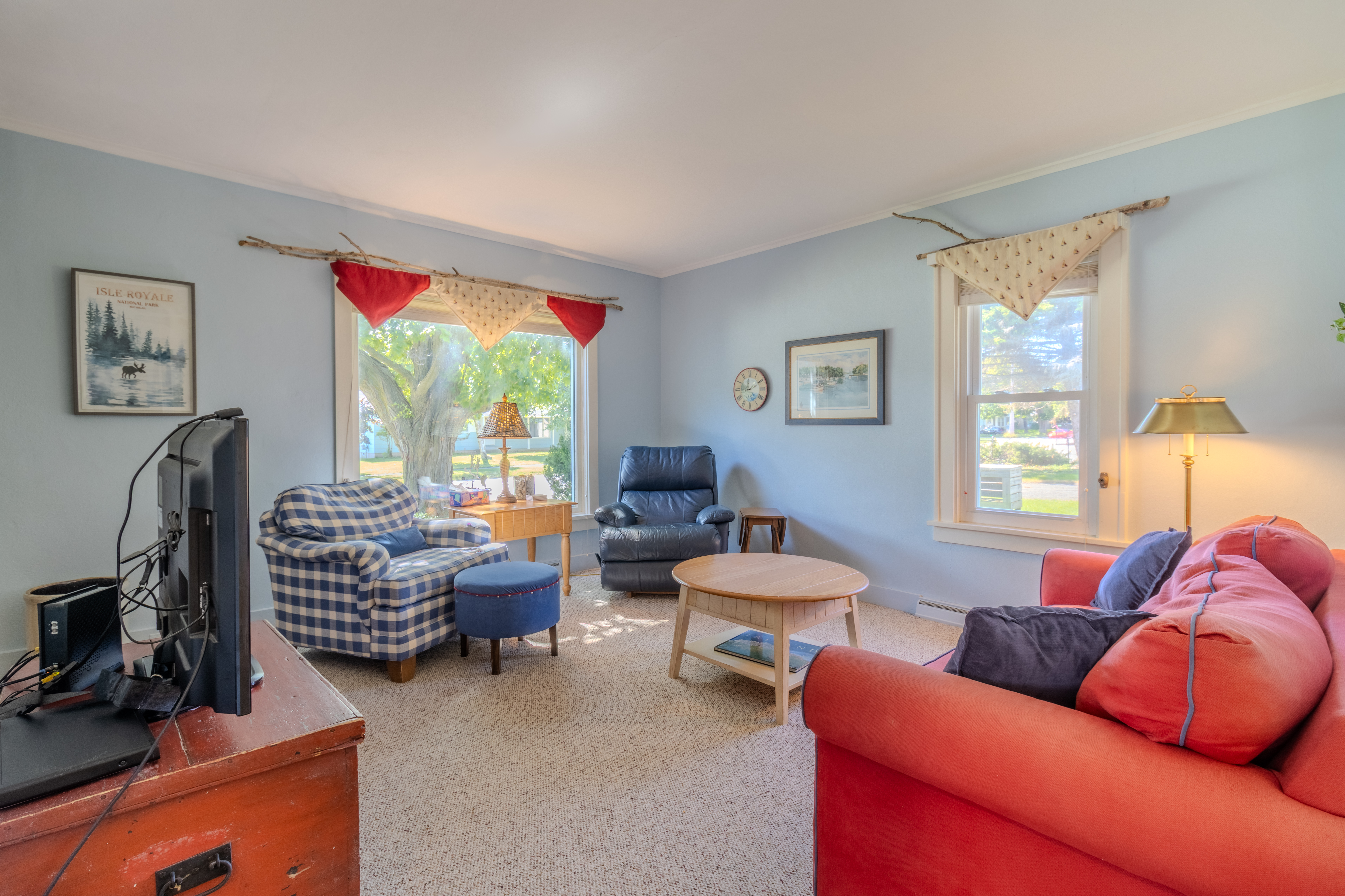 All About Town | Photo 9