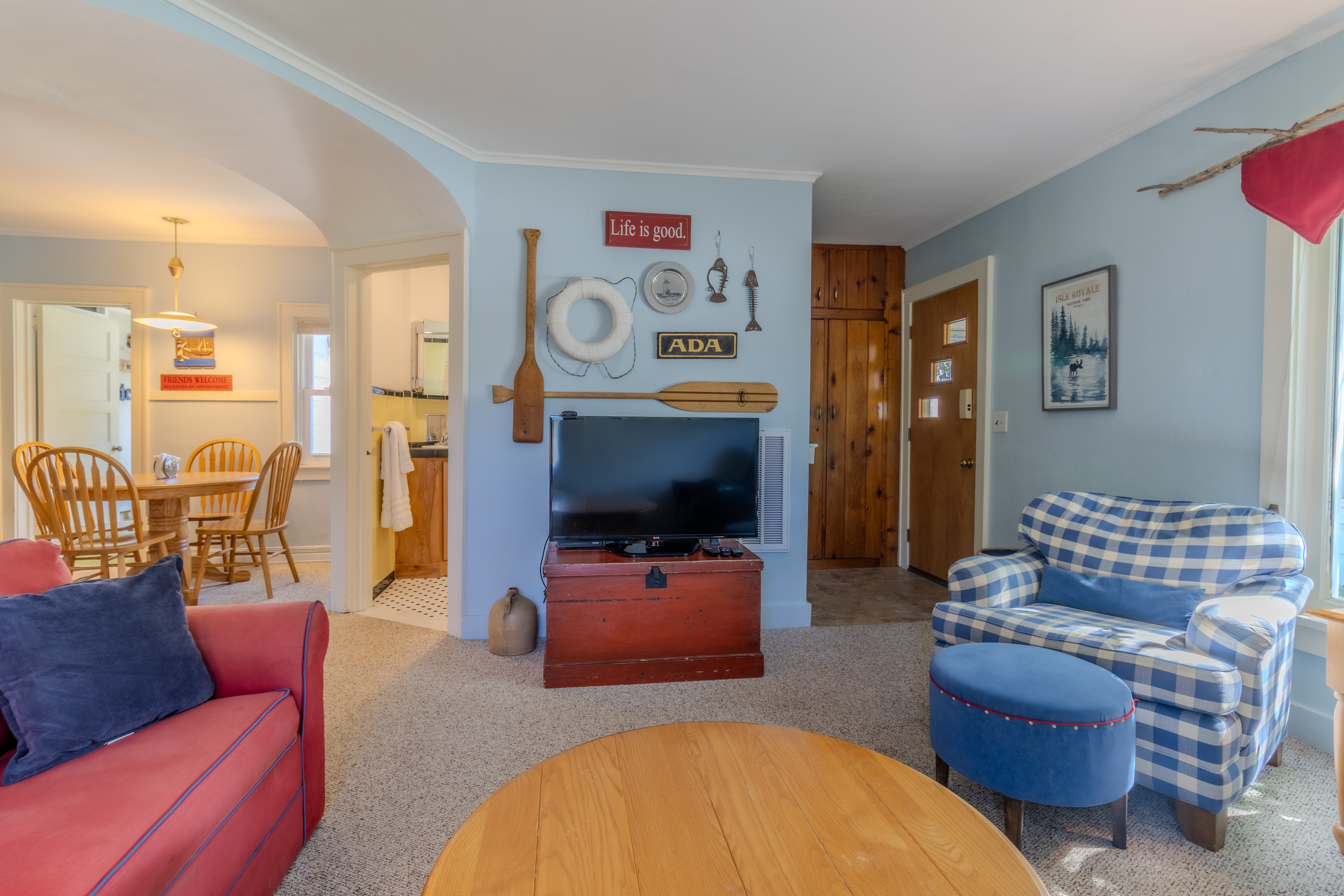 All About Town | Photo 10