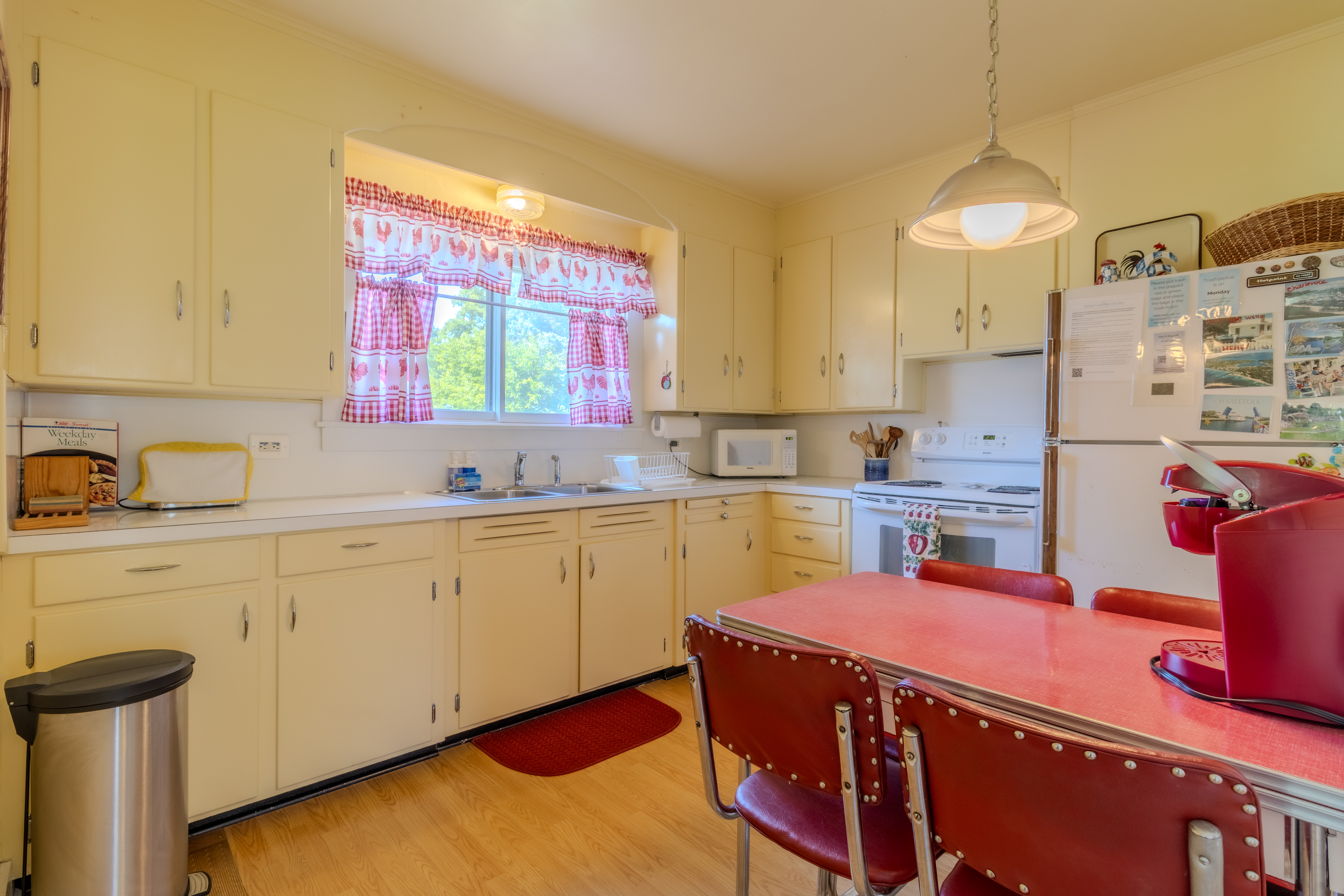 All About Town | Photo 13