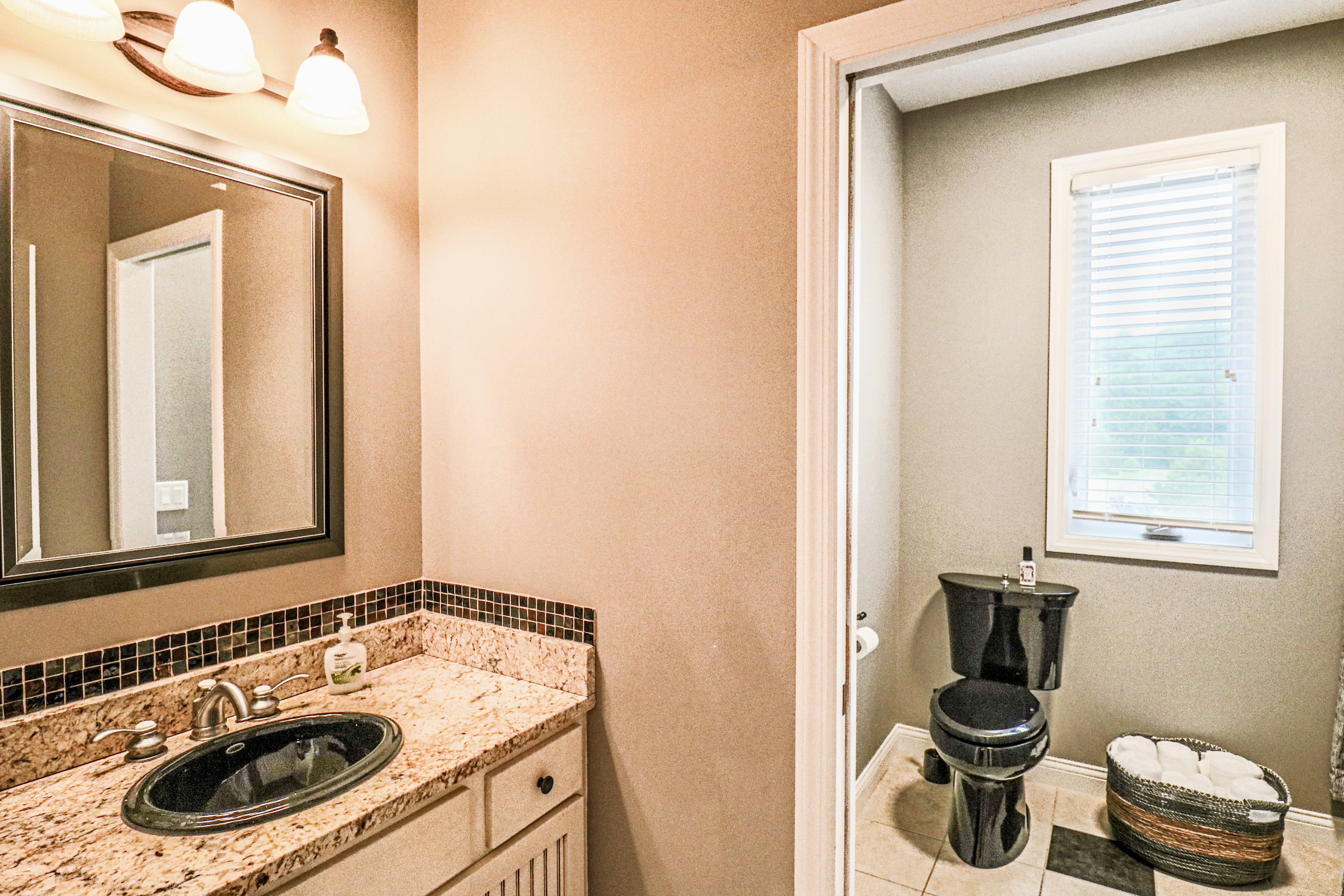 Primary Bathroom (Full)