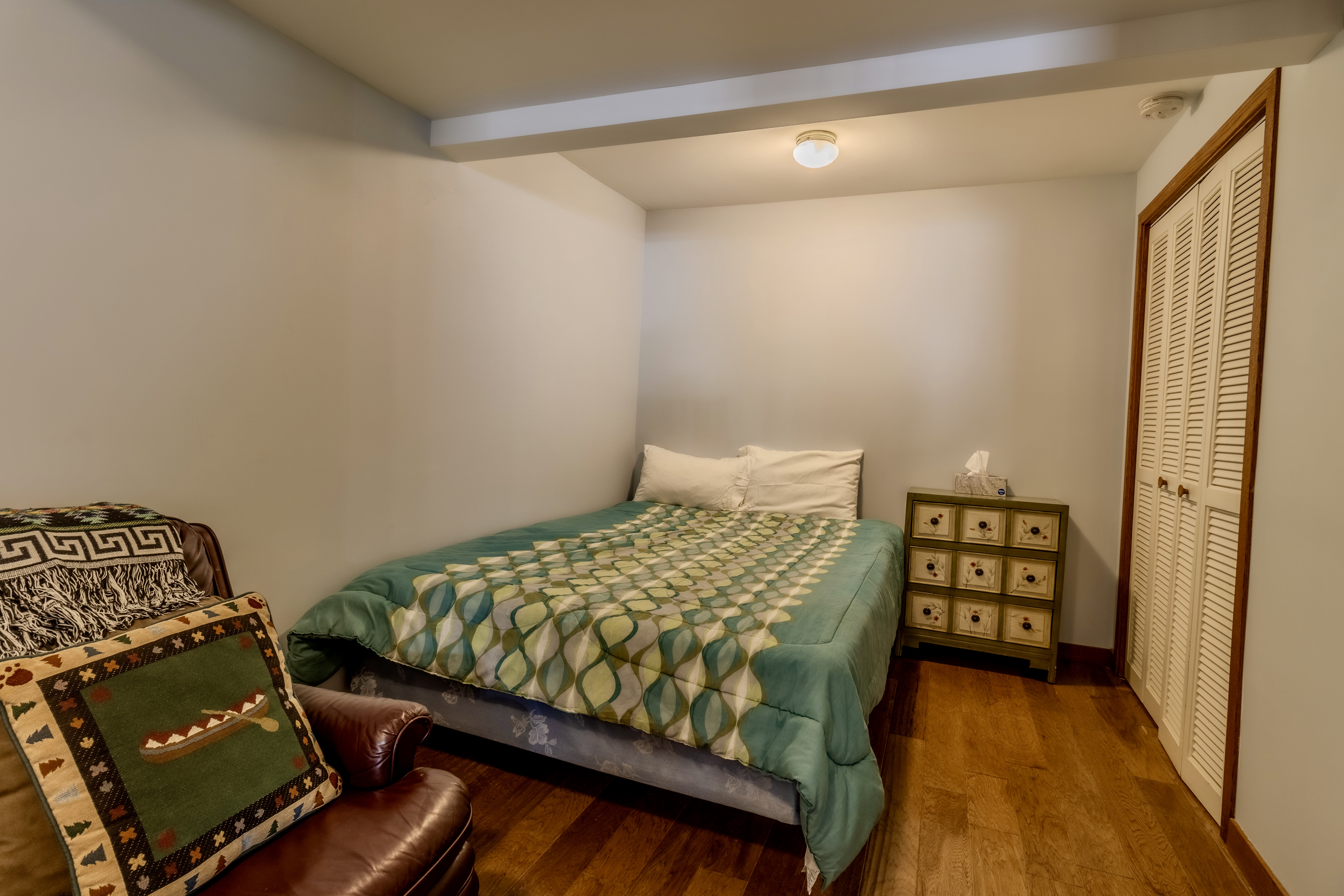 Bedroom 4 (Lower Level) - Queen