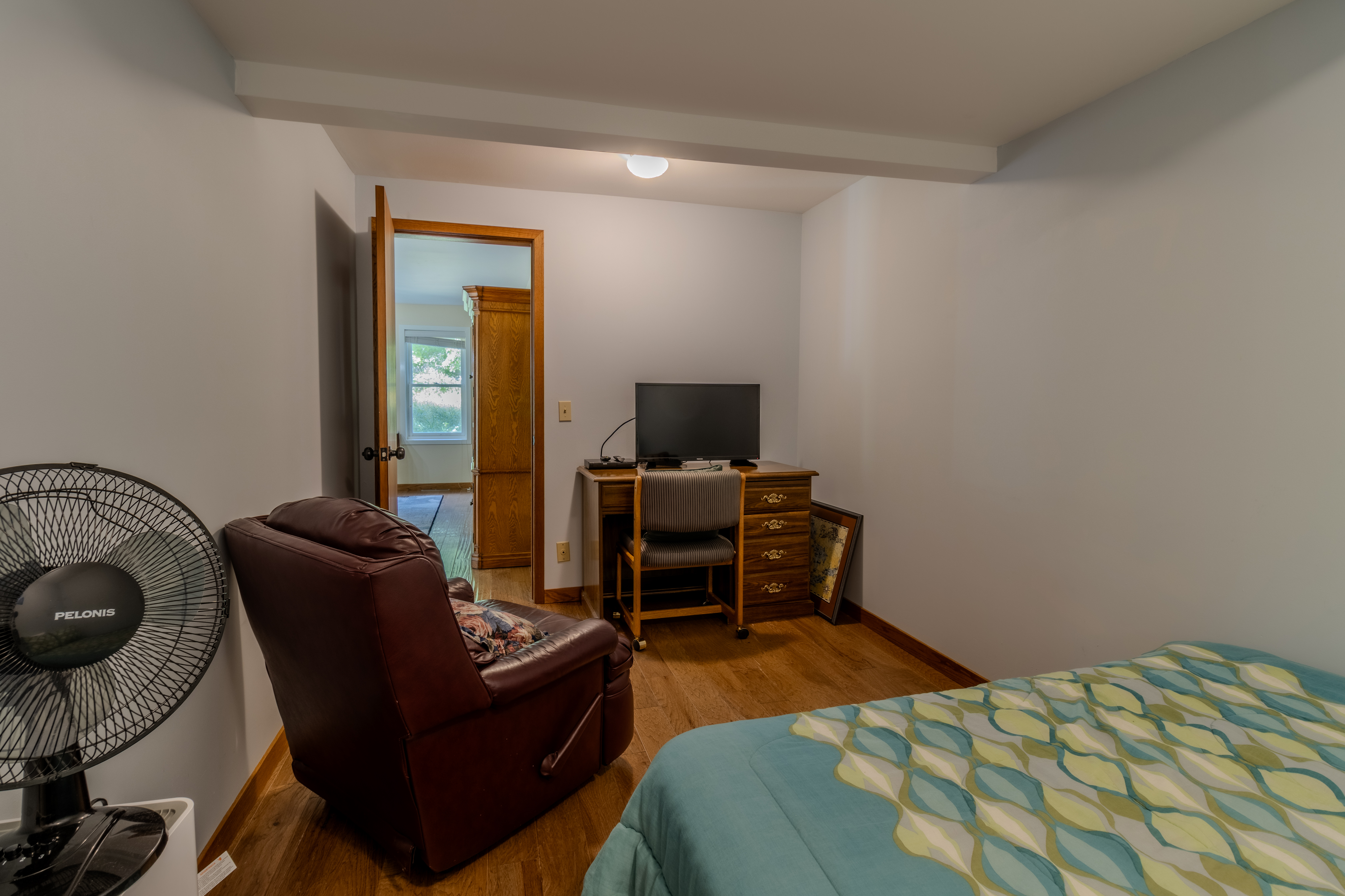 Bedroom 4 (Lower Level) - Queen