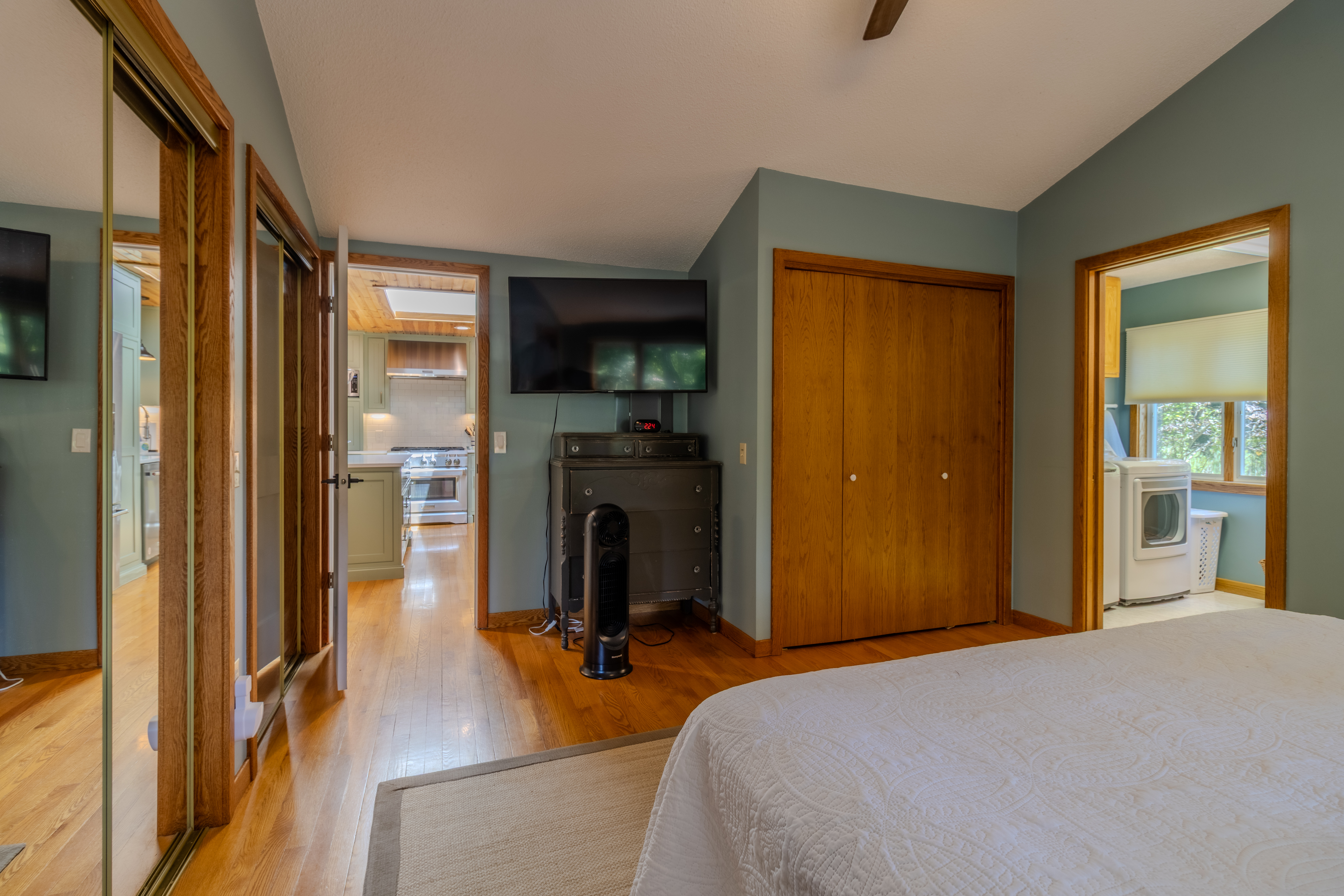 Crystal Views | Photo 13