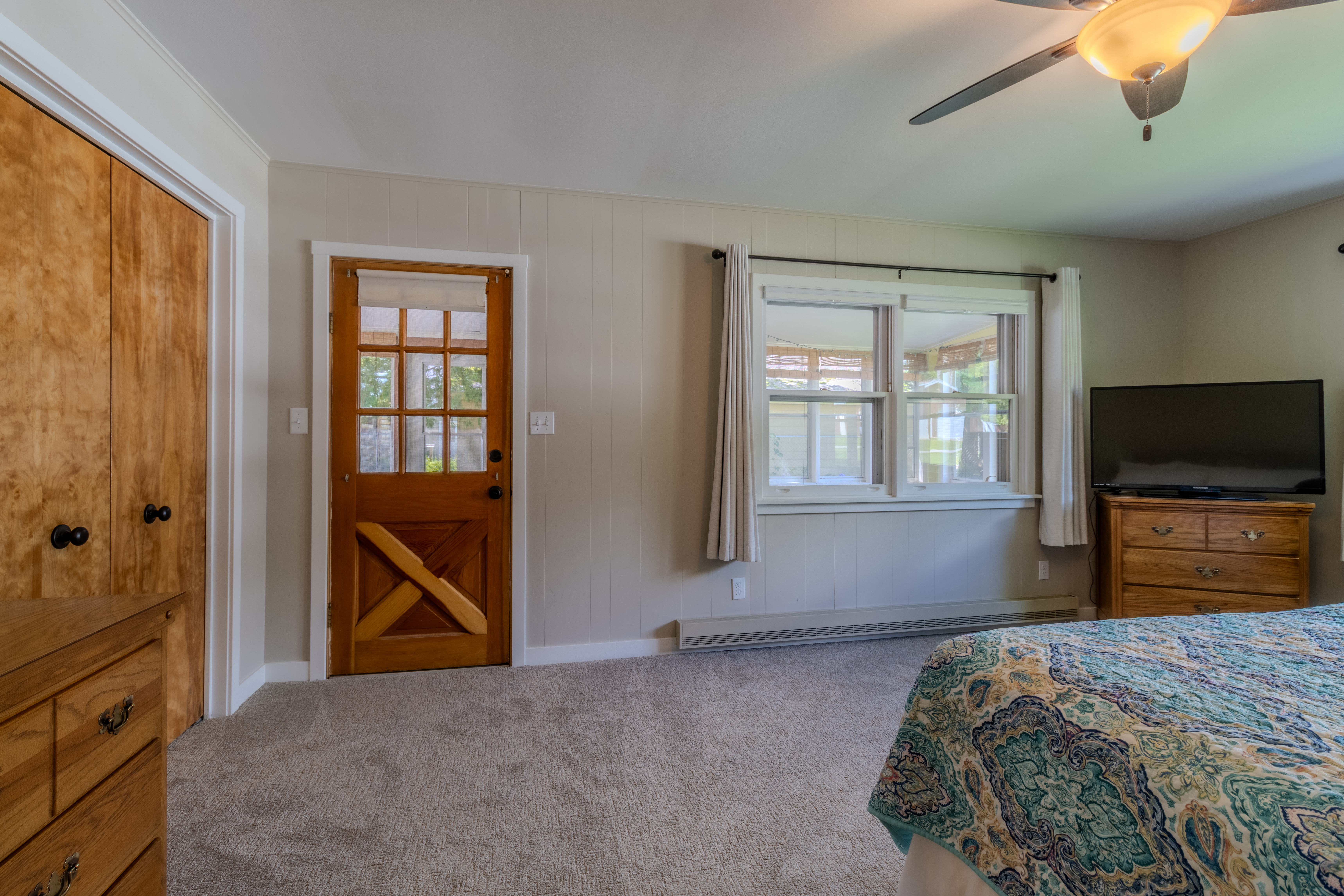 Four Feathers | Photo 41