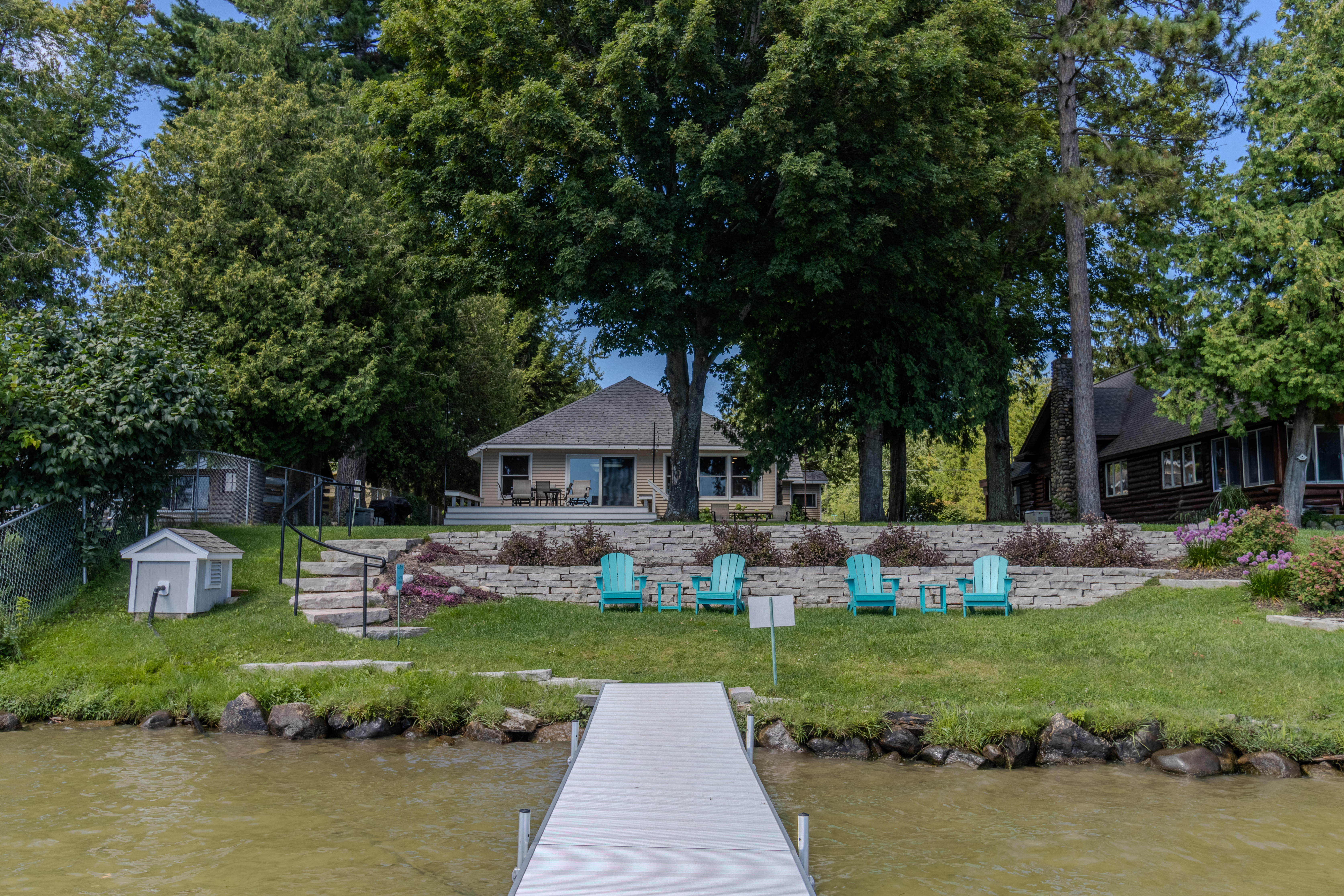 Four Feathers | Photo 99