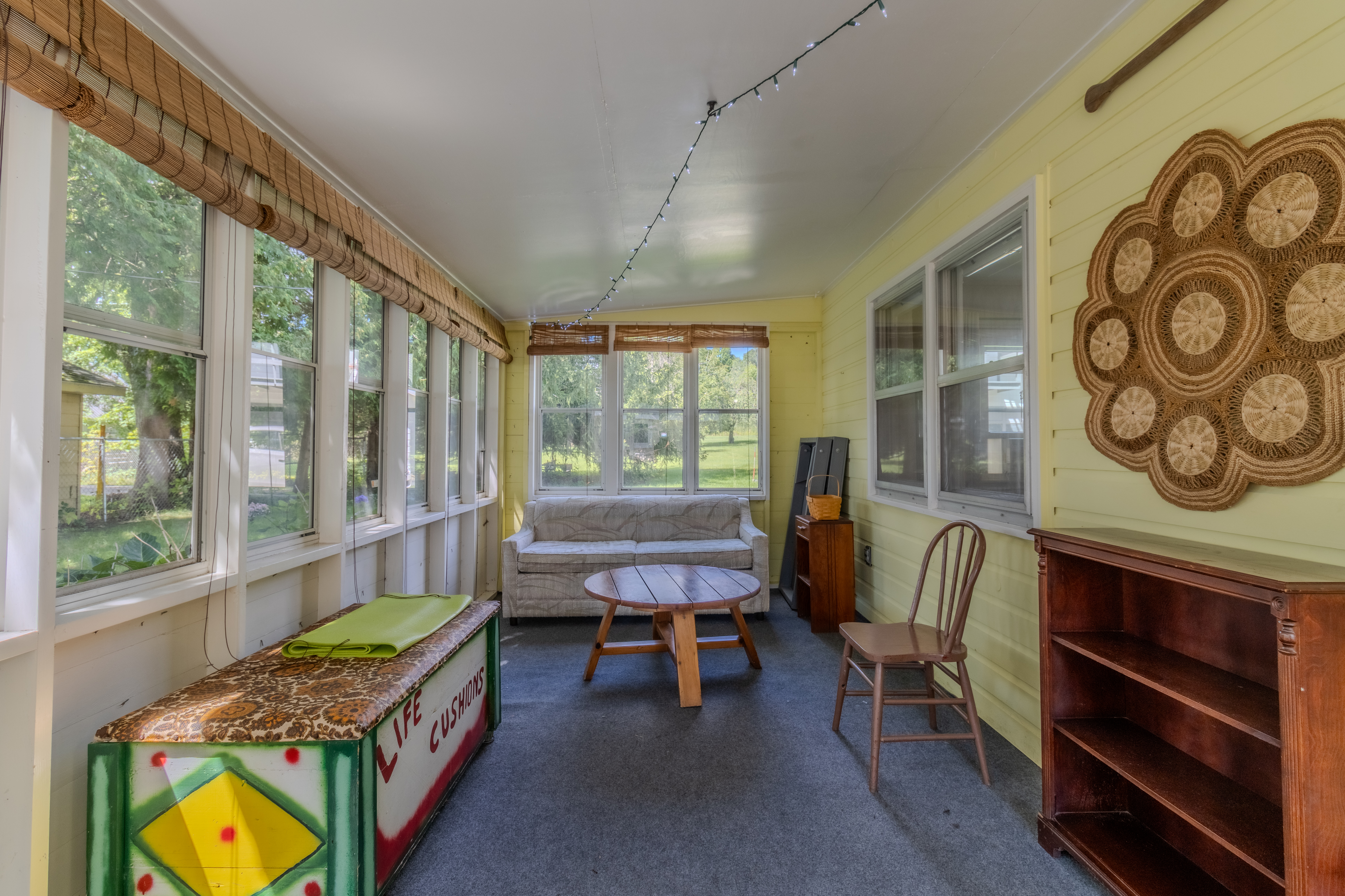 Four Feathers | Photo 64