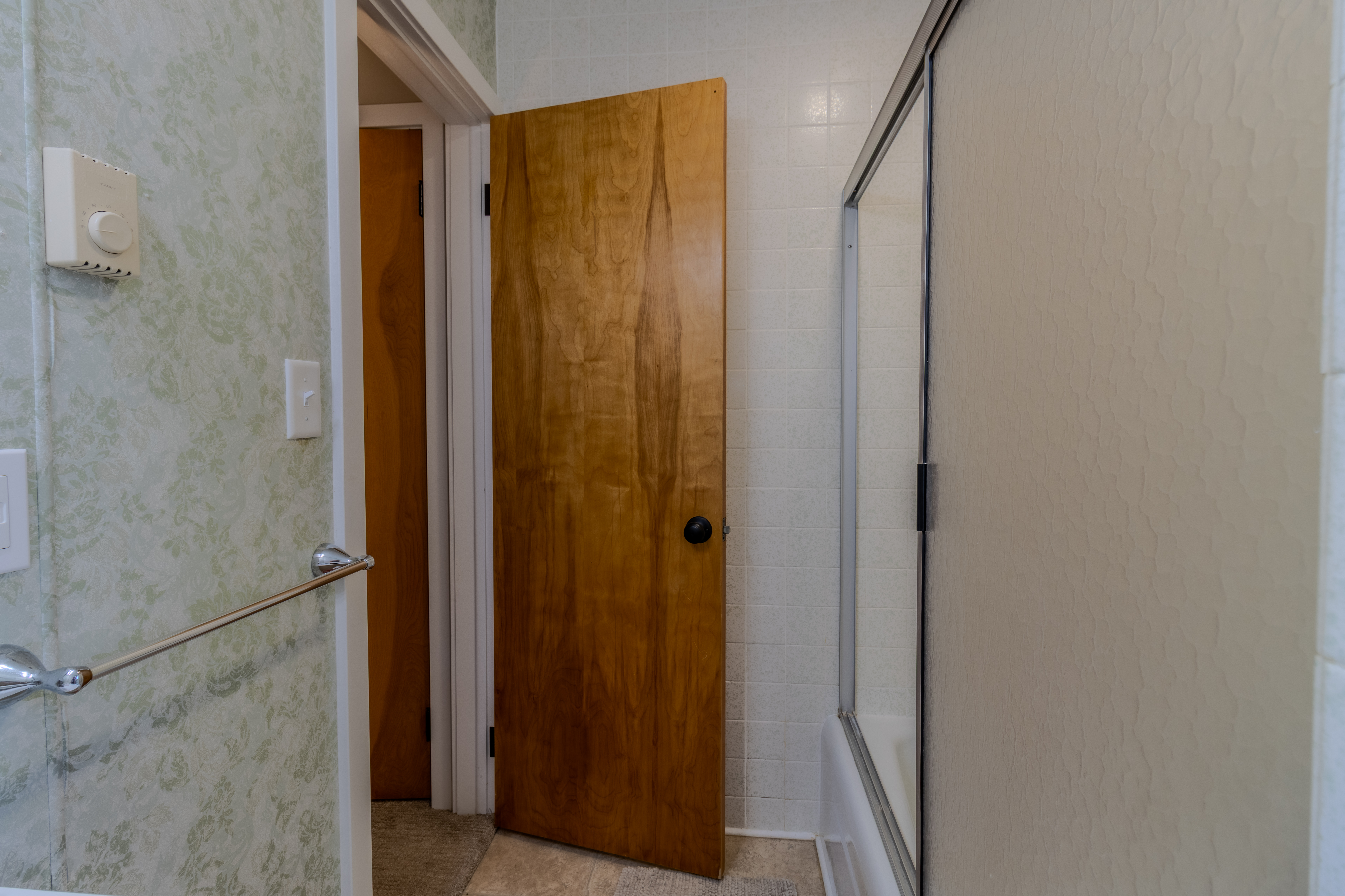 Four Feathers | Photo 10