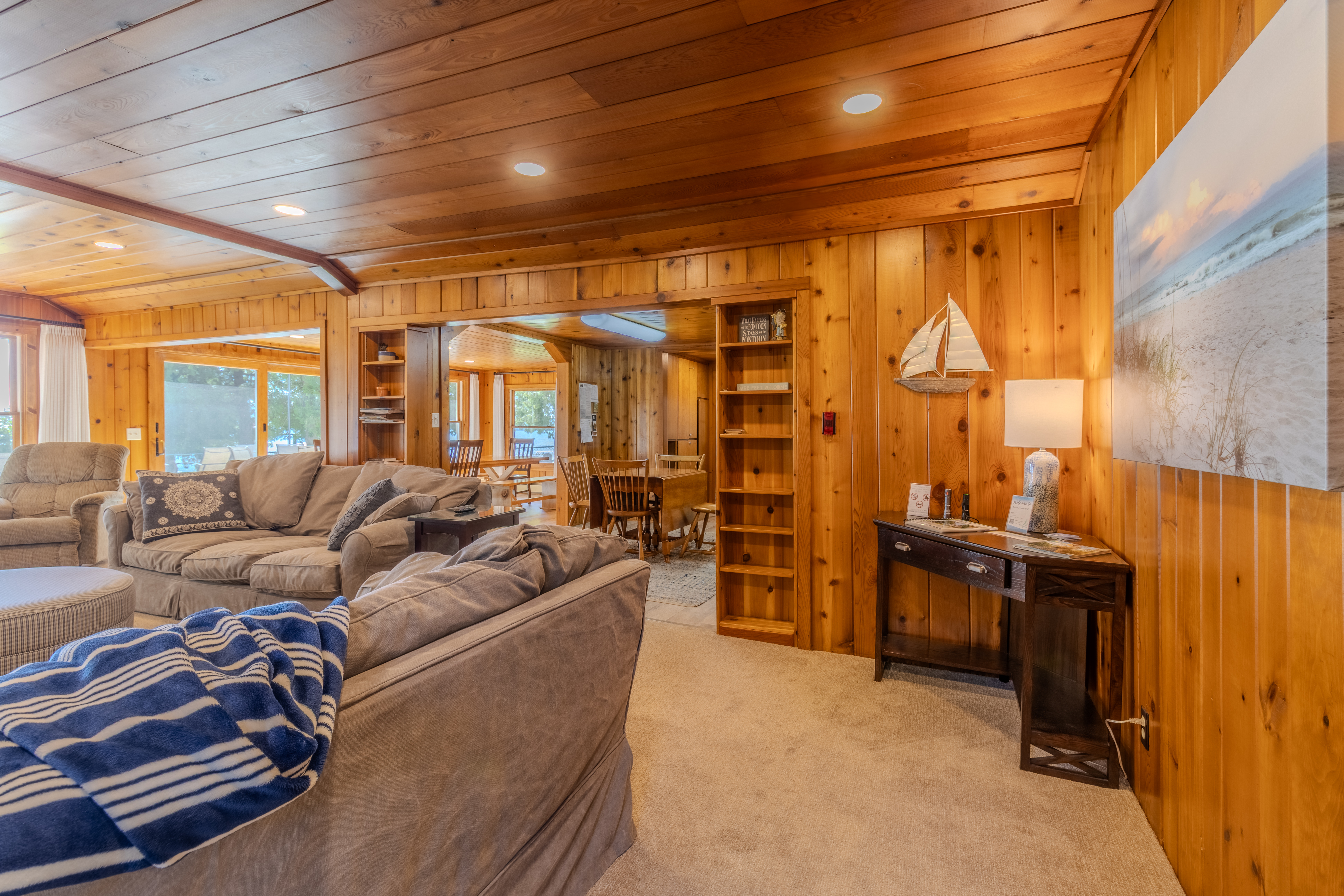 Four Feathers | Photo 63