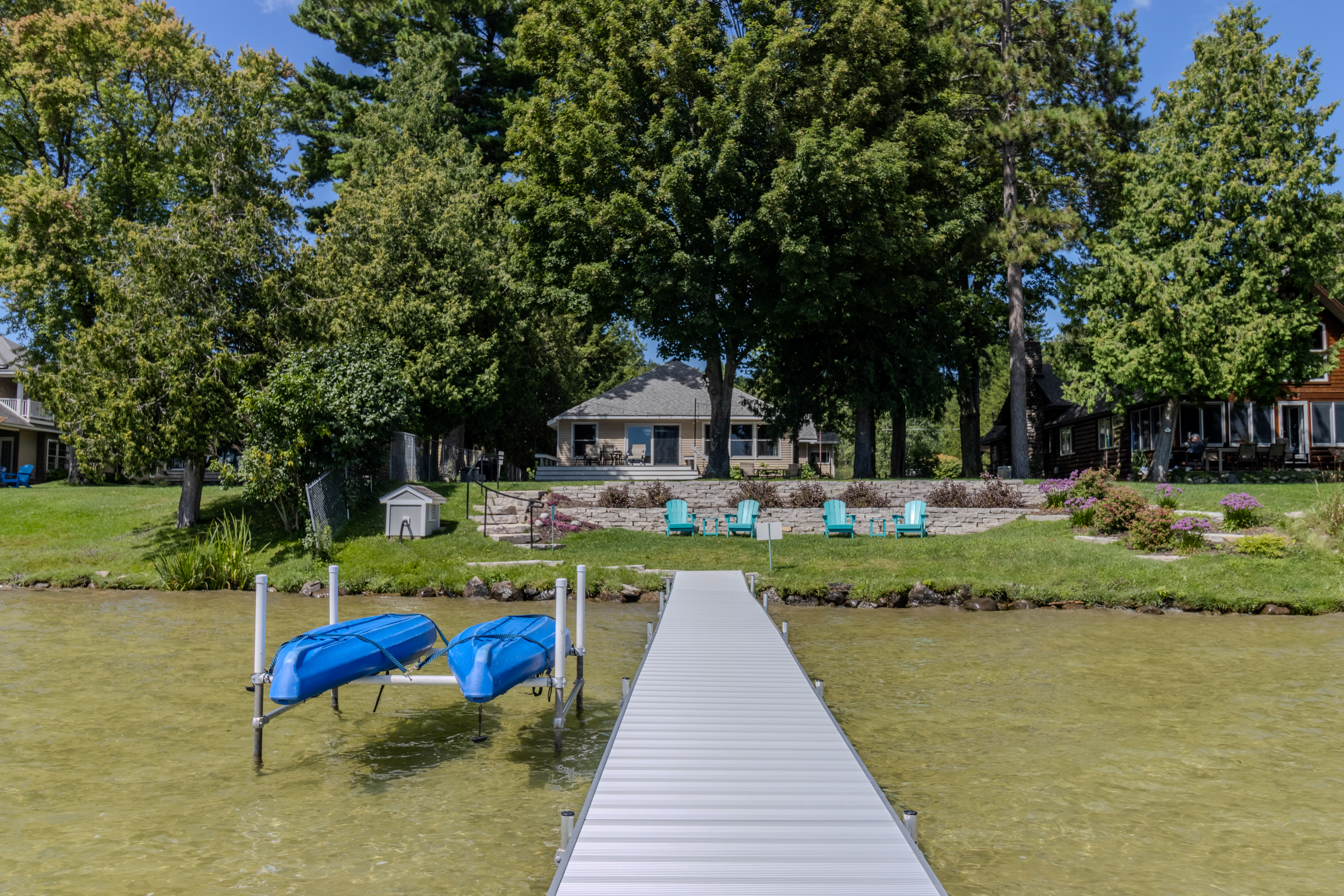 Four Feathers | Photo 89