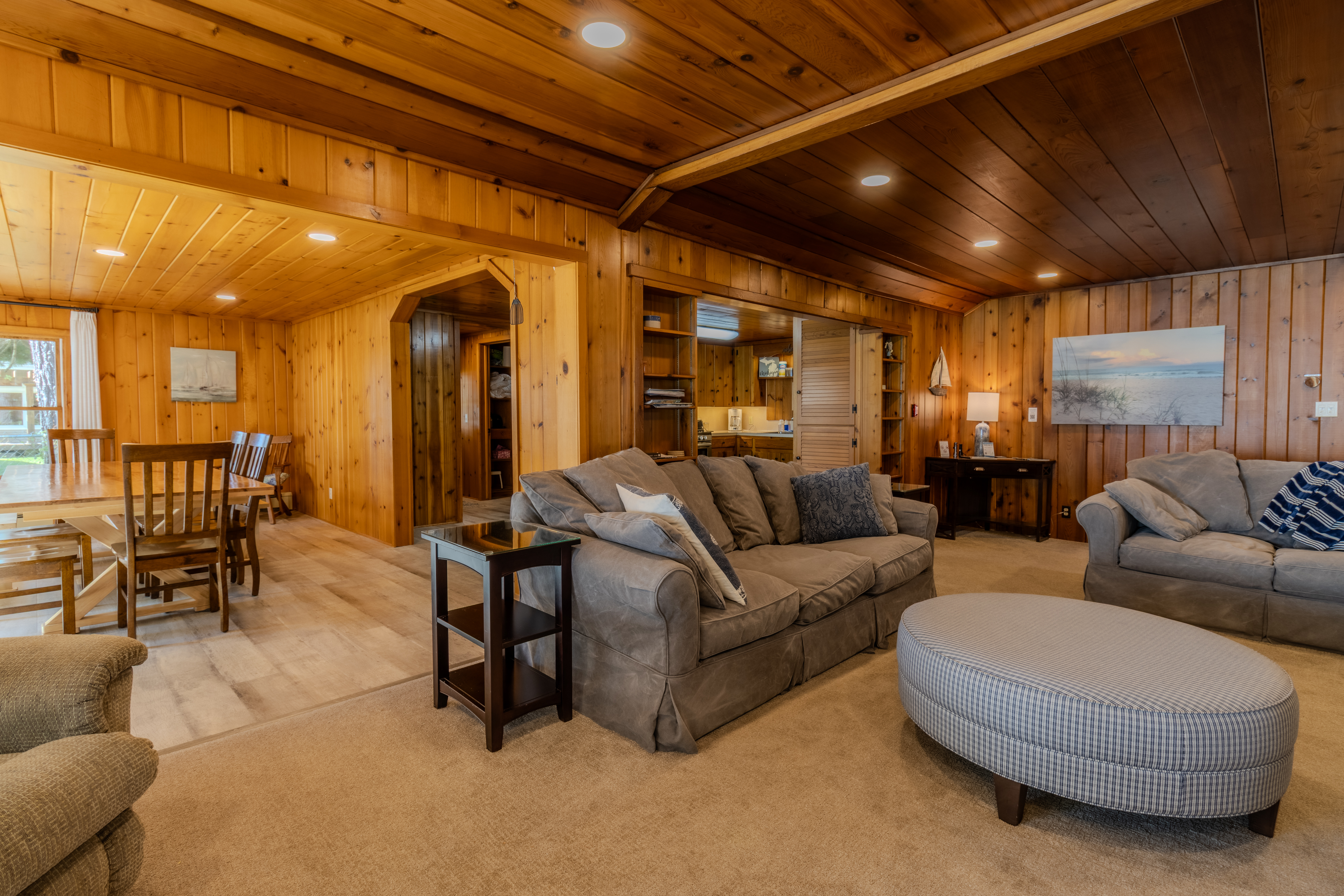 Four Feathers | Photo 49