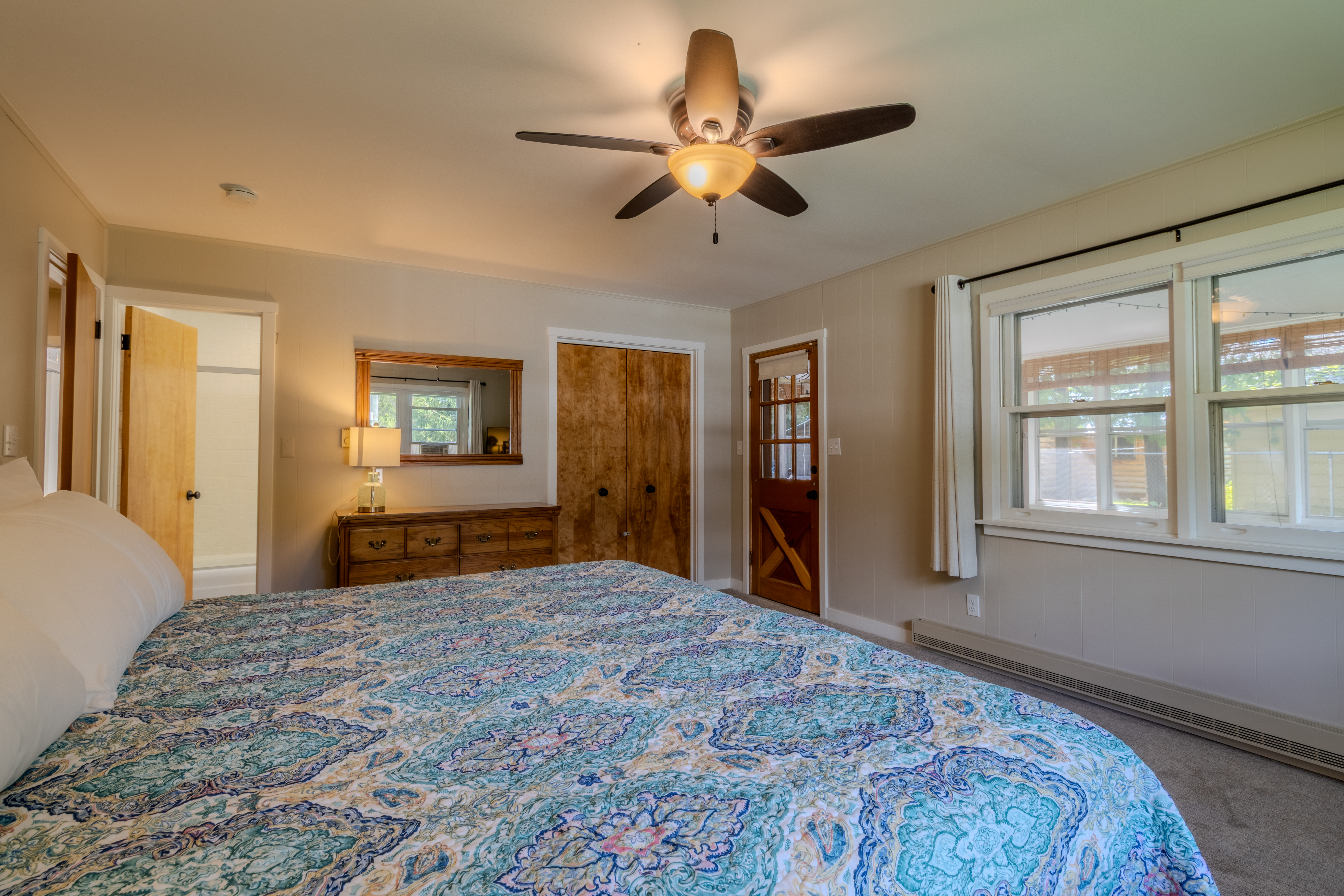 Four Feathers | Photo 51