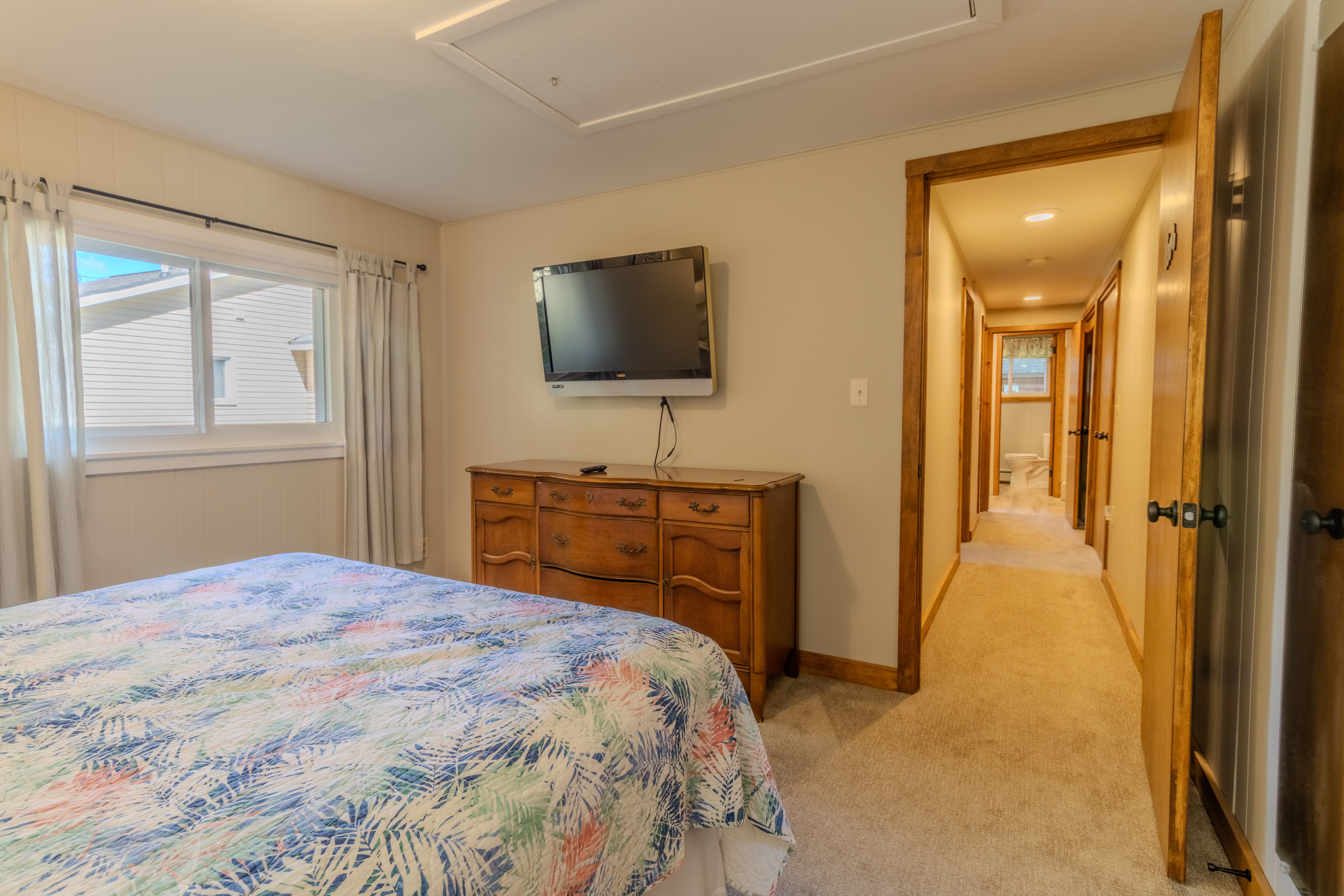 Four Feathers | Photo 73