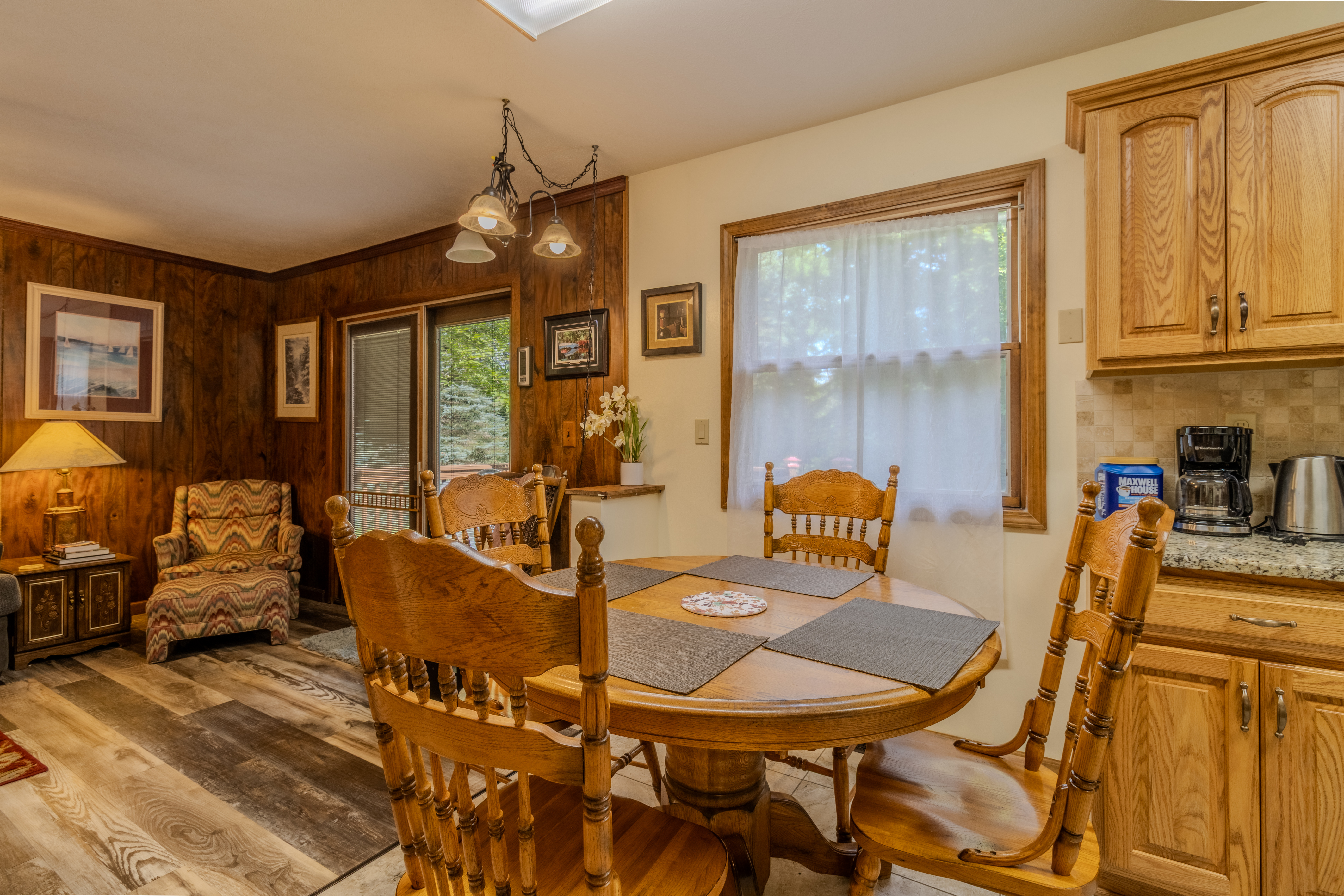 Kitchen dining table