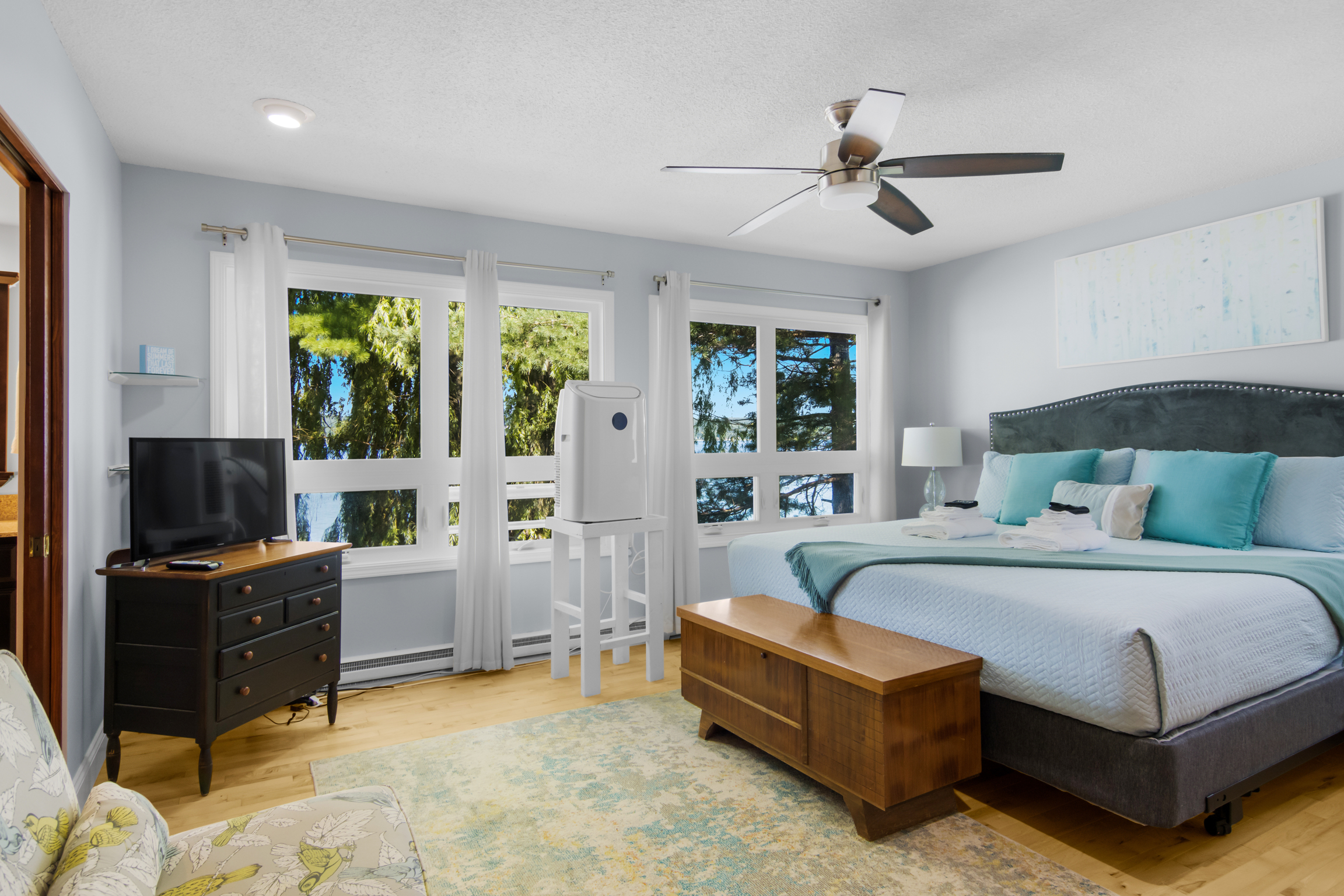 Splendor on Suttons Bay | Photo 24