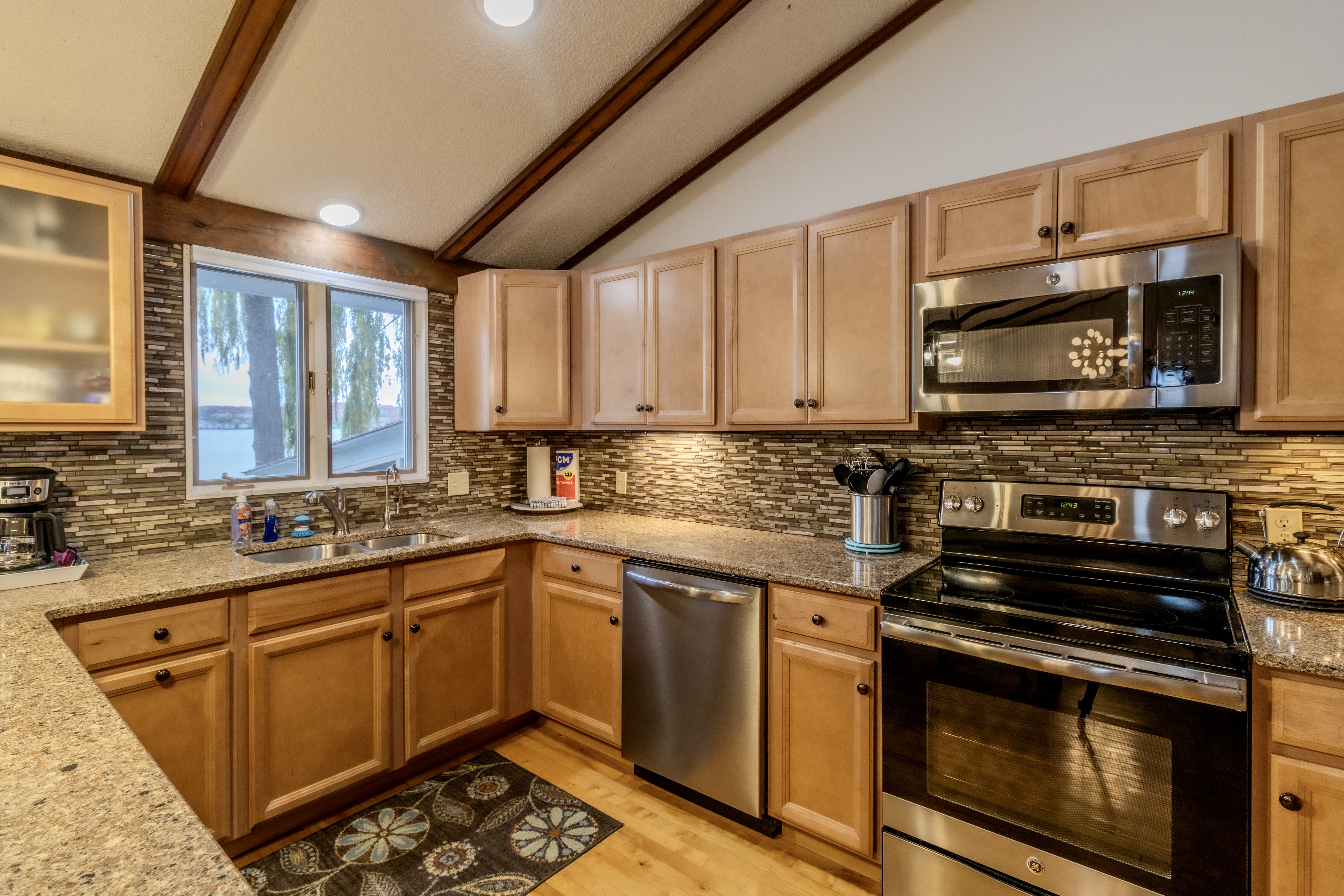 Splendor on Suttons Bay | Photo 52