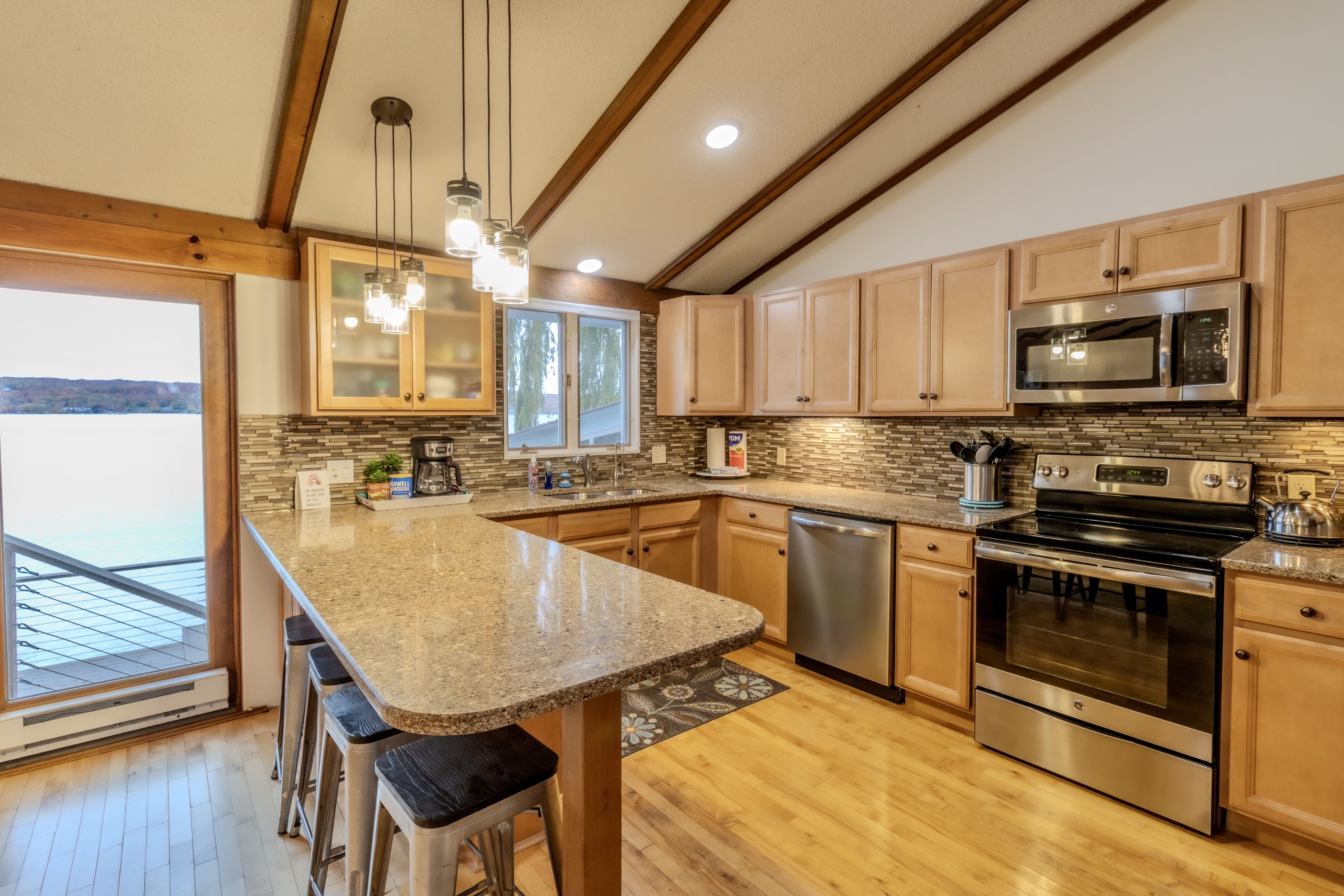 Splendor on Suttons Bay | Photo 27