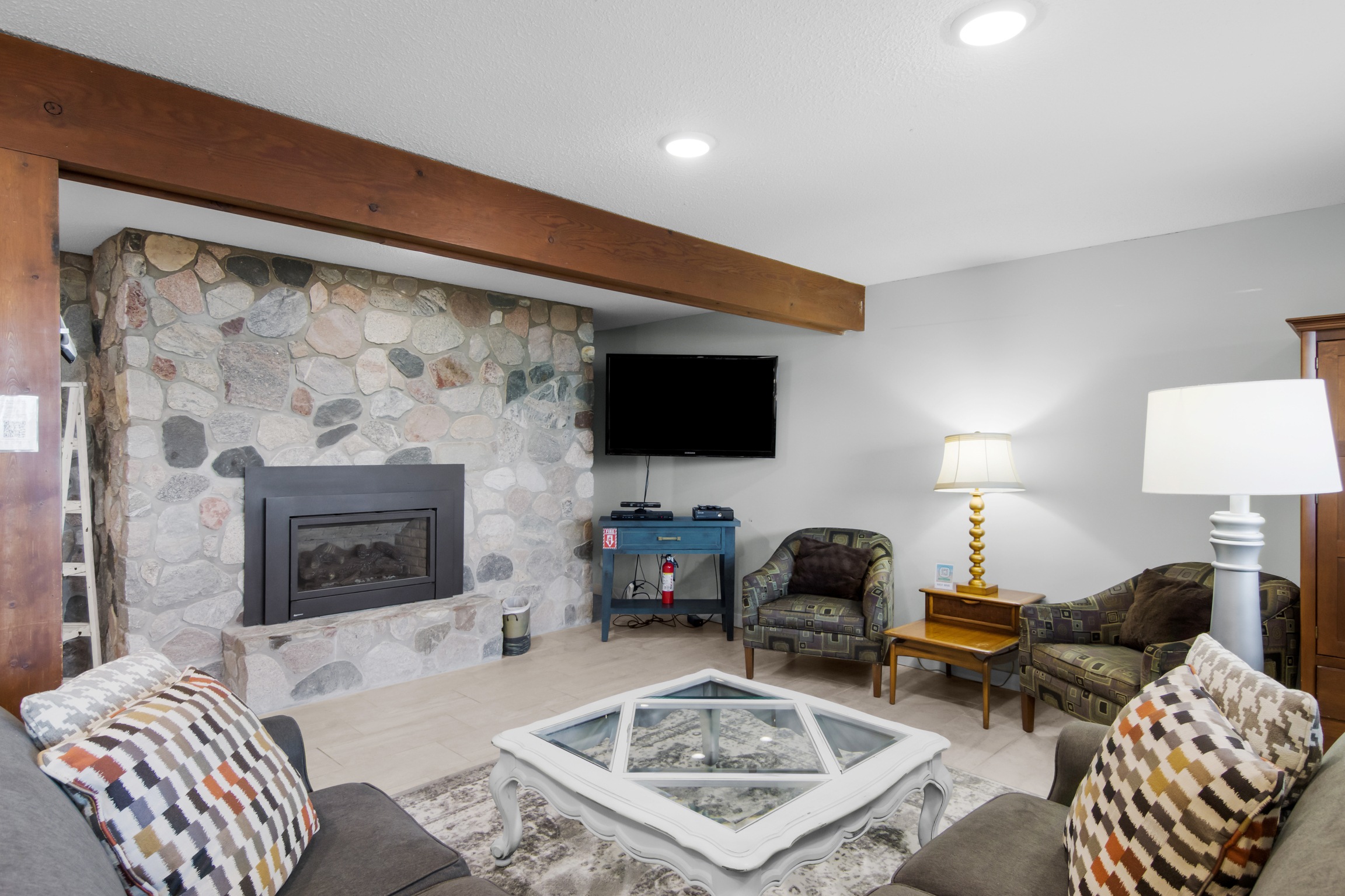Splendor on Suttons Bay | Photo 36