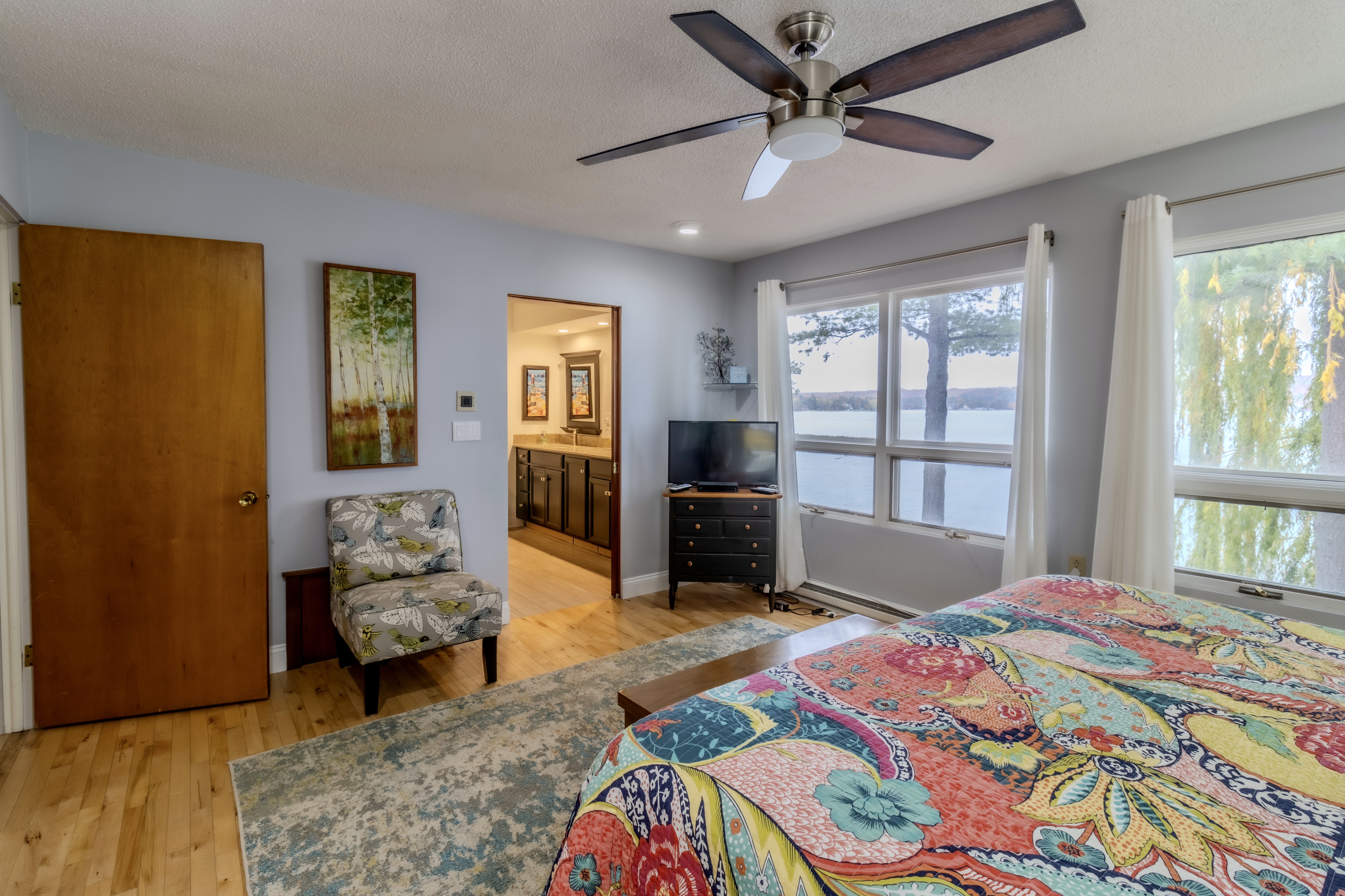 Splendor on Suttons Bay | Photo 19