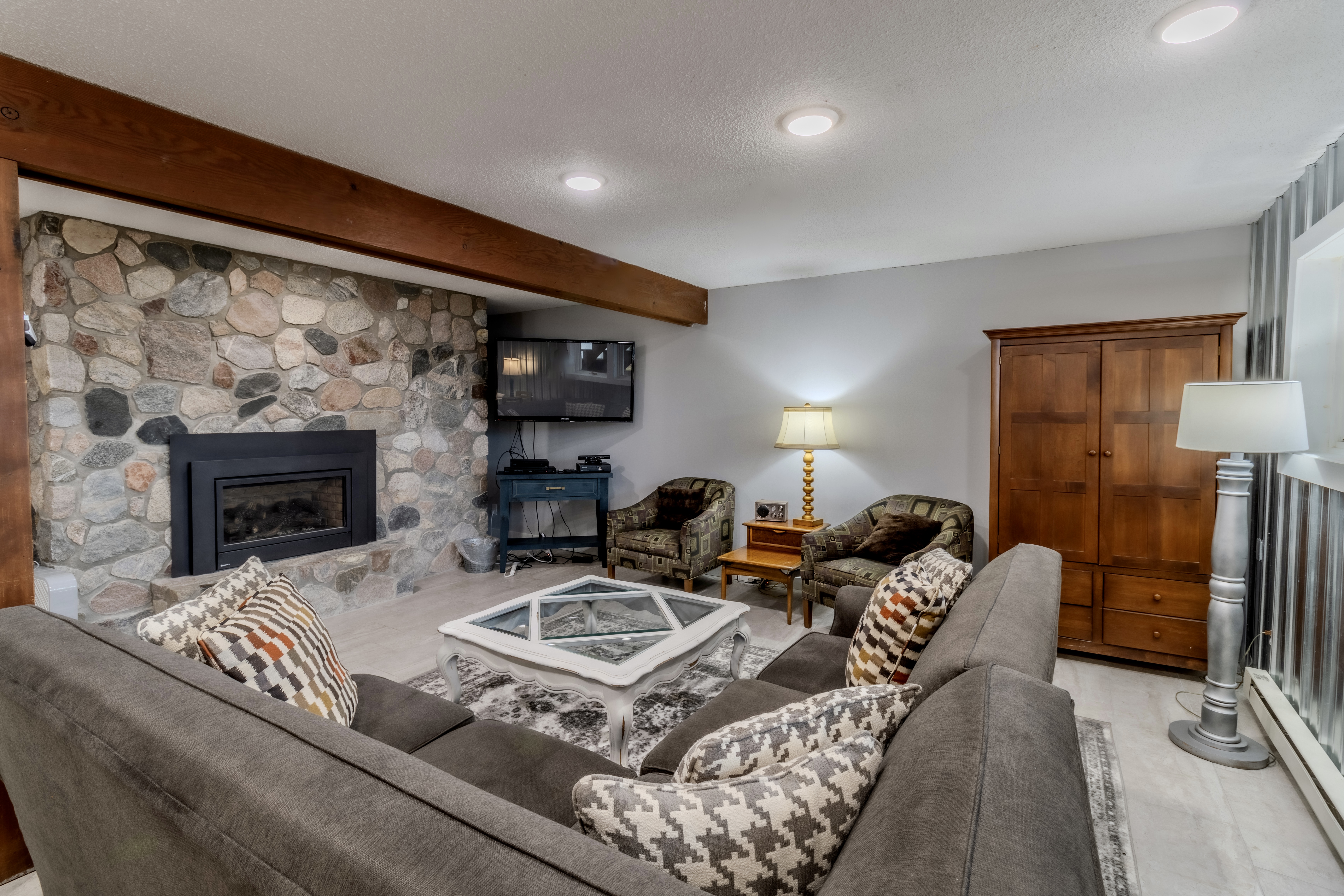 Splendor on Suttons Bay | Photo 21