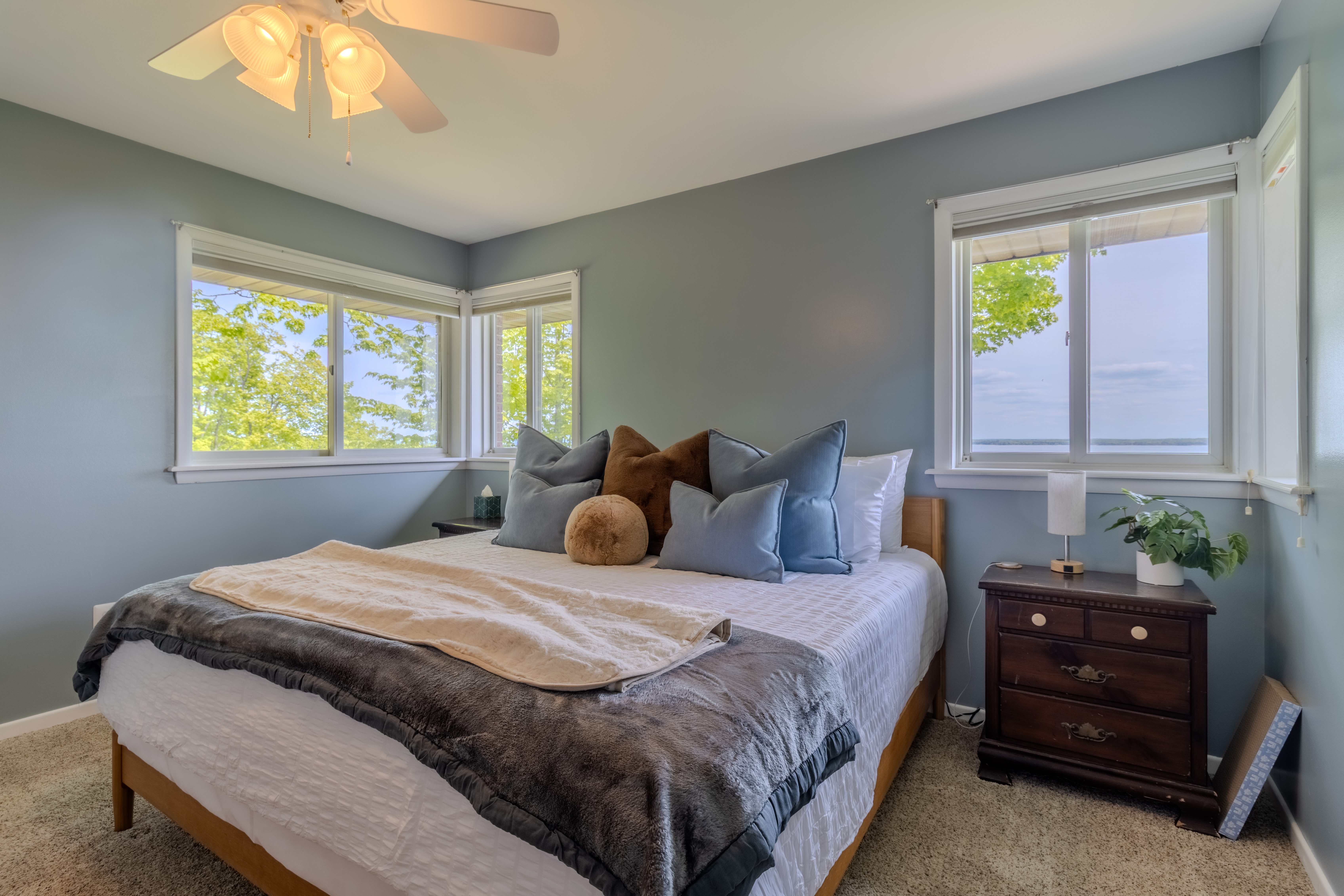 Violet's View | Photo 21