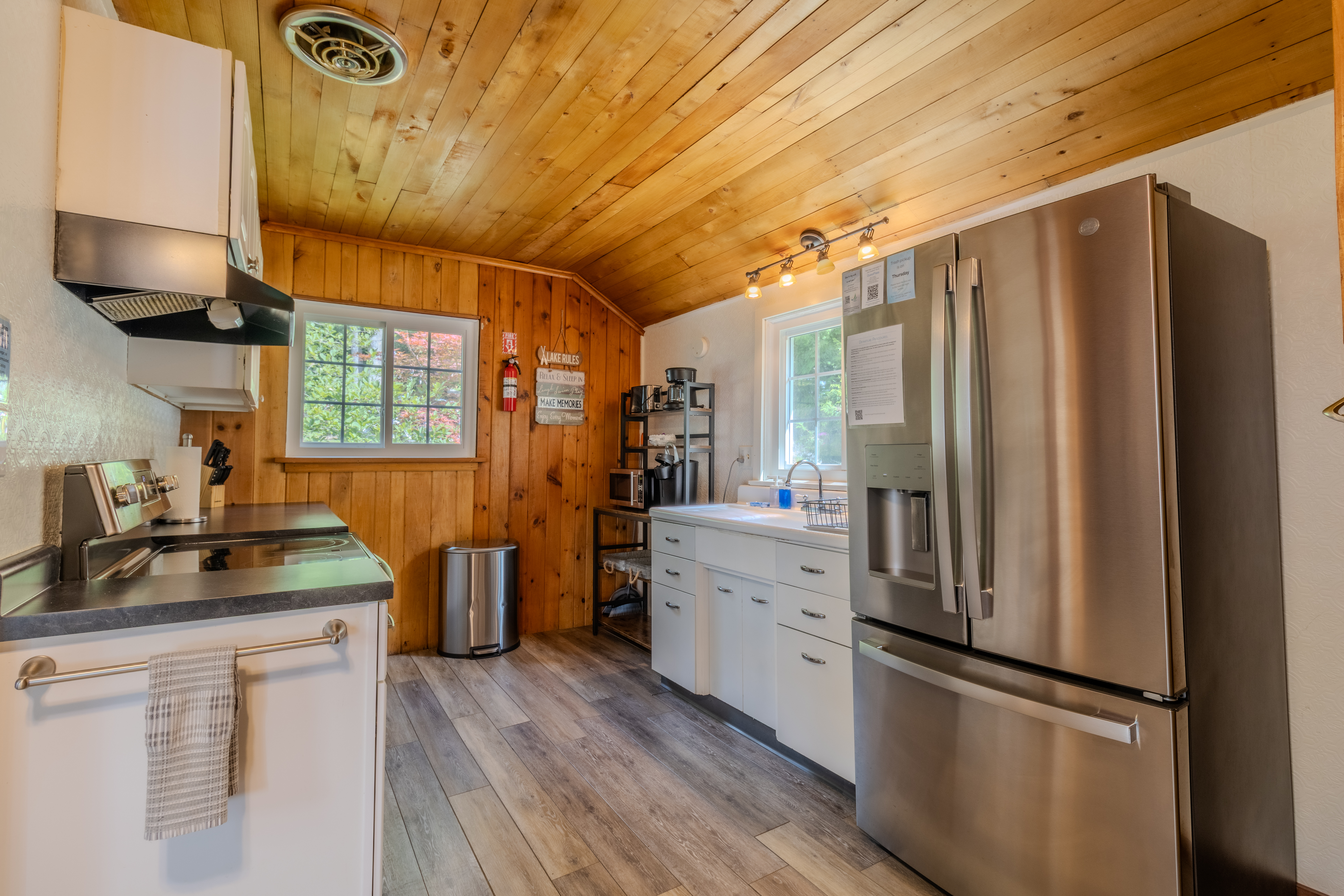 Cozy Cottage | Photo 43