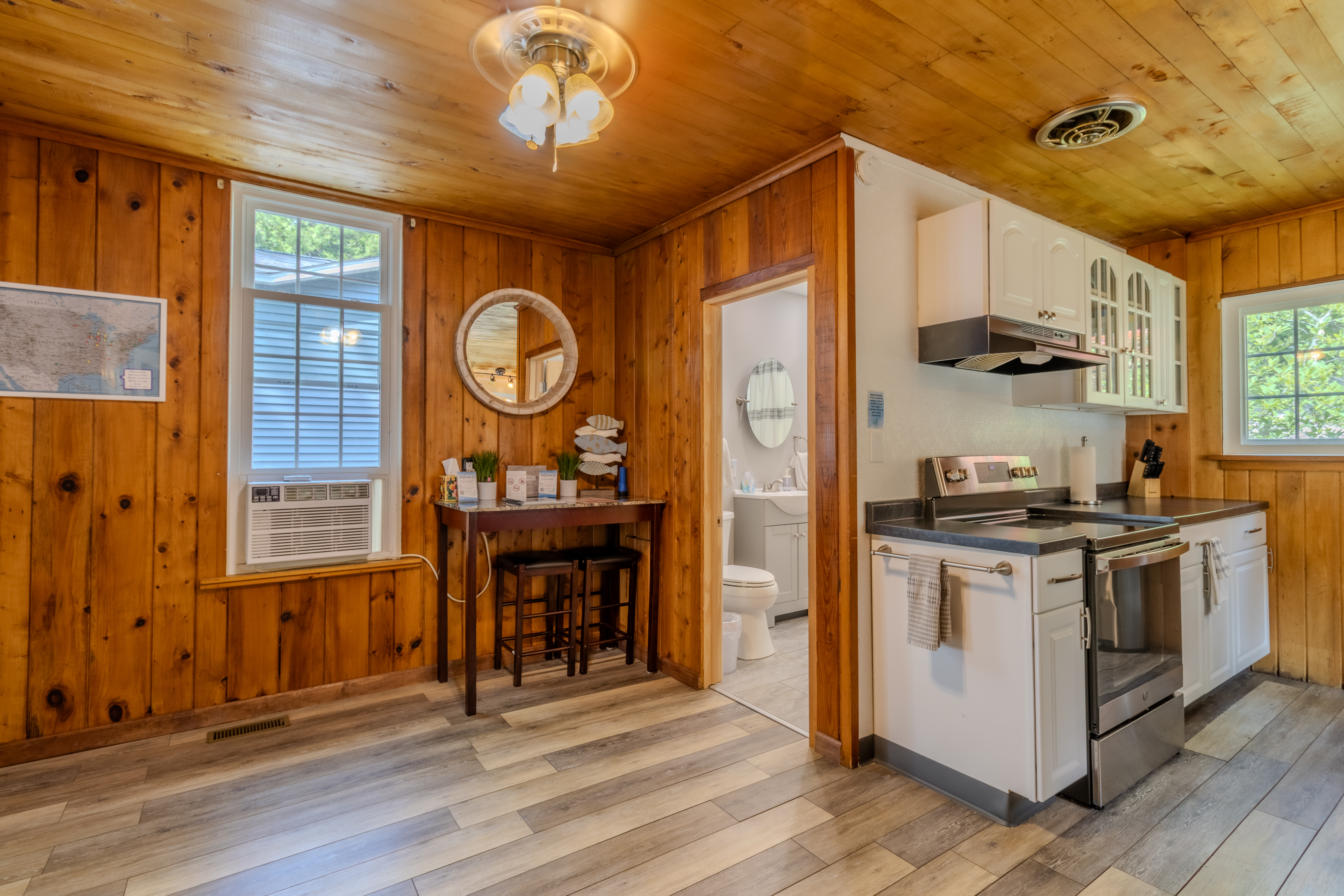 Cozy Cottage | Photo 44