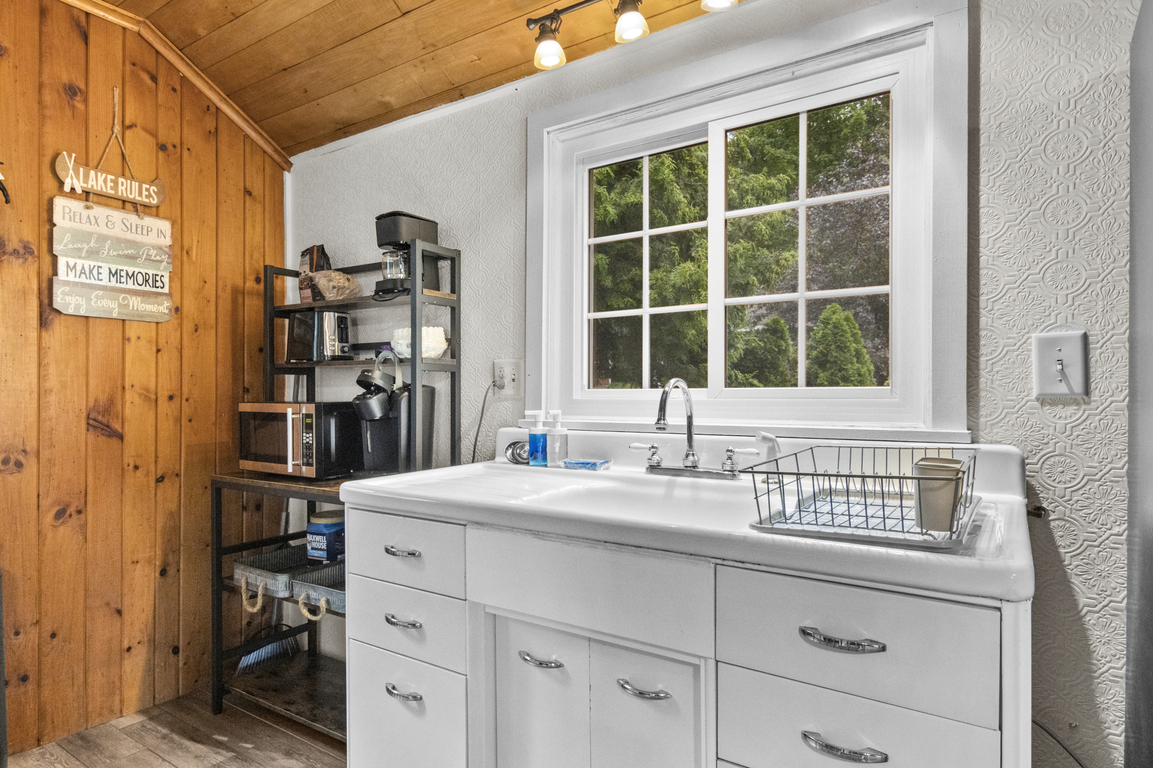 Cozy Cottage | Photo 10