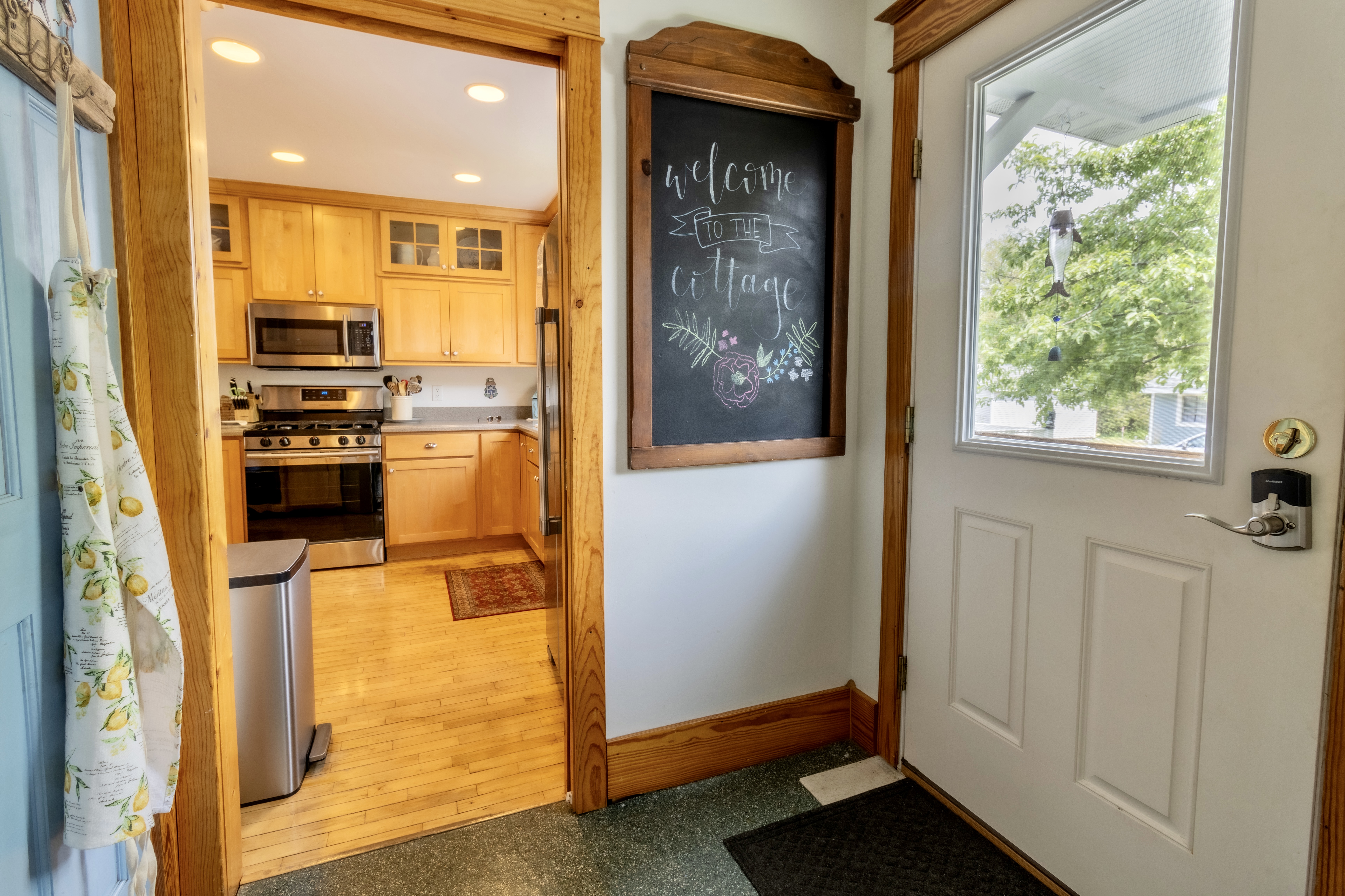 Downtown Beulah Beauty | Photo 16