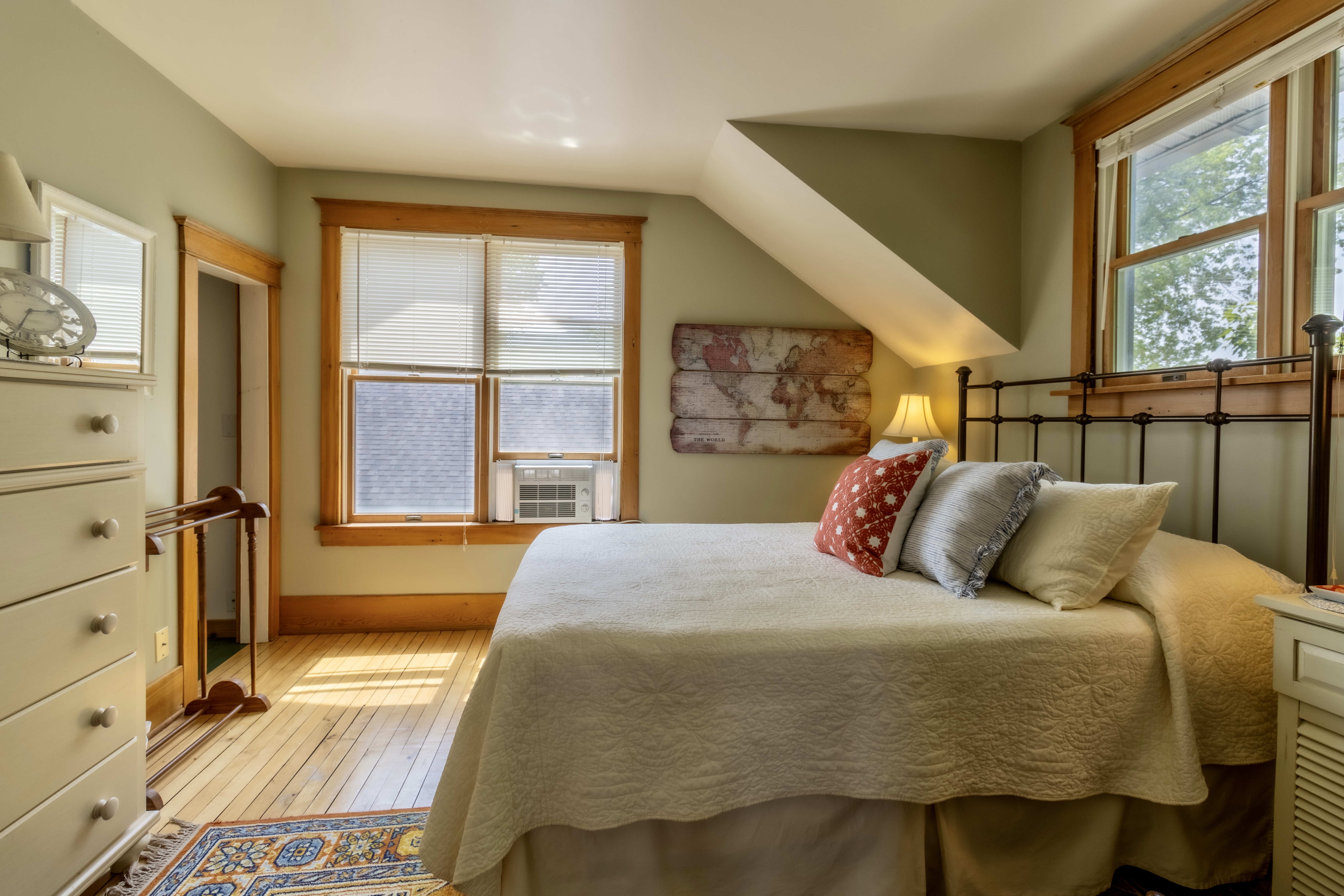 Downtown Beulah Beauty | Photo 15